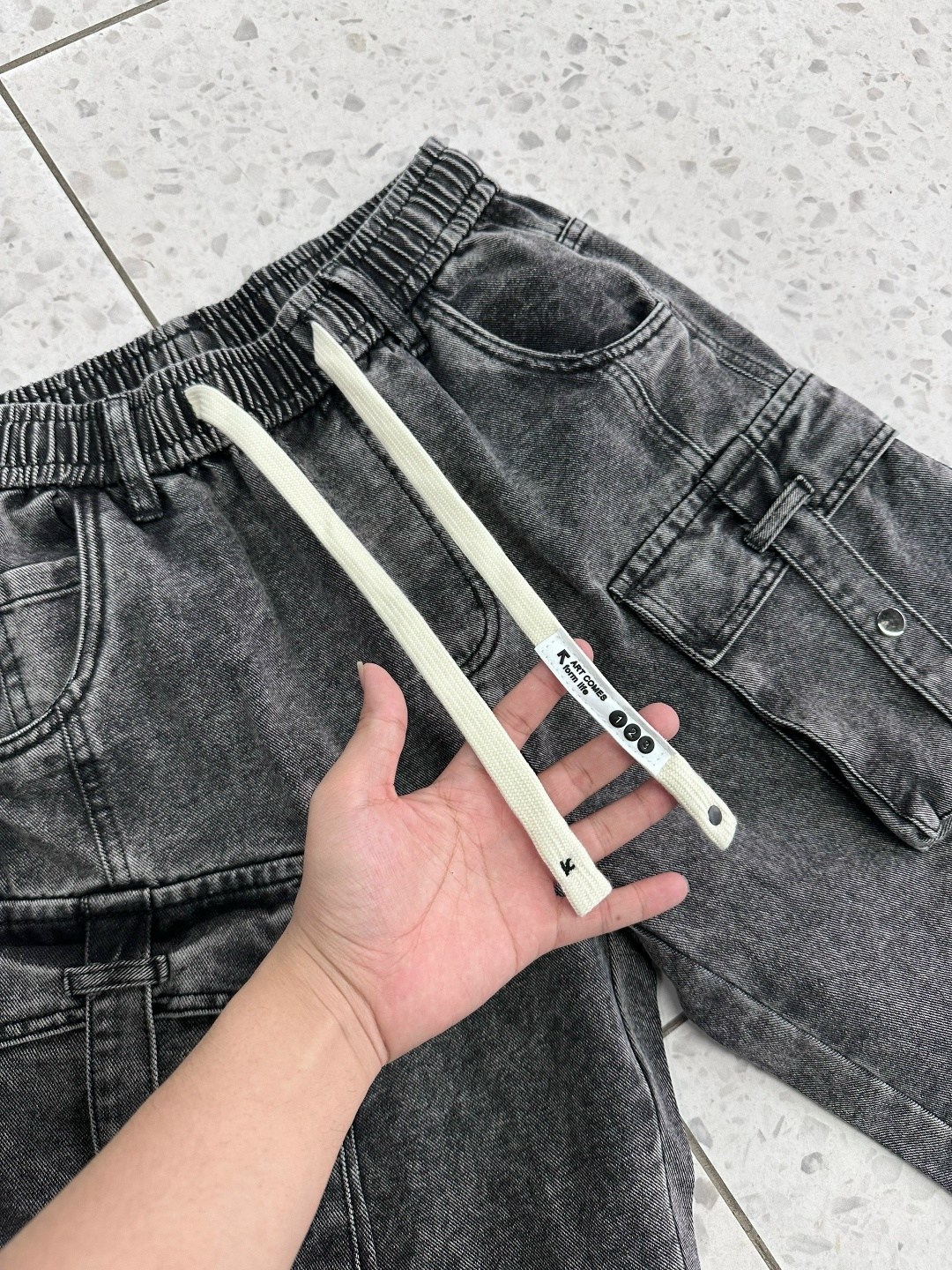 шорты мужские,шорты мужские джинсовые,шорты мужские джинсовые с накладными карманами,повседневные шорты,джинсовые шорты карго