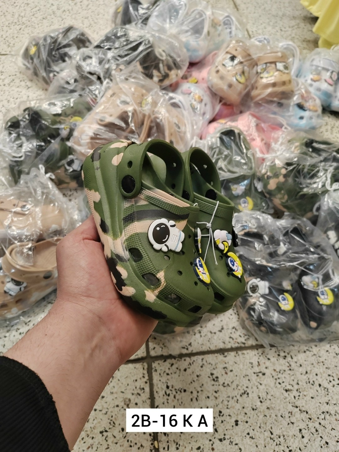 обувь,crocs baya seasonal printed clog,детские кроксы,резиновая обувь,crocs classic clog