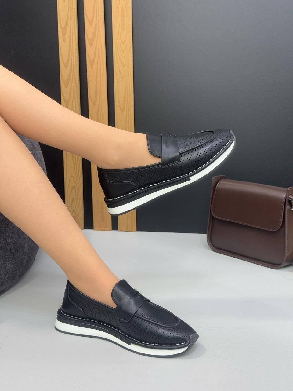 ,лоферы женские,женские мокасины, женская,мокасины с перфорацией