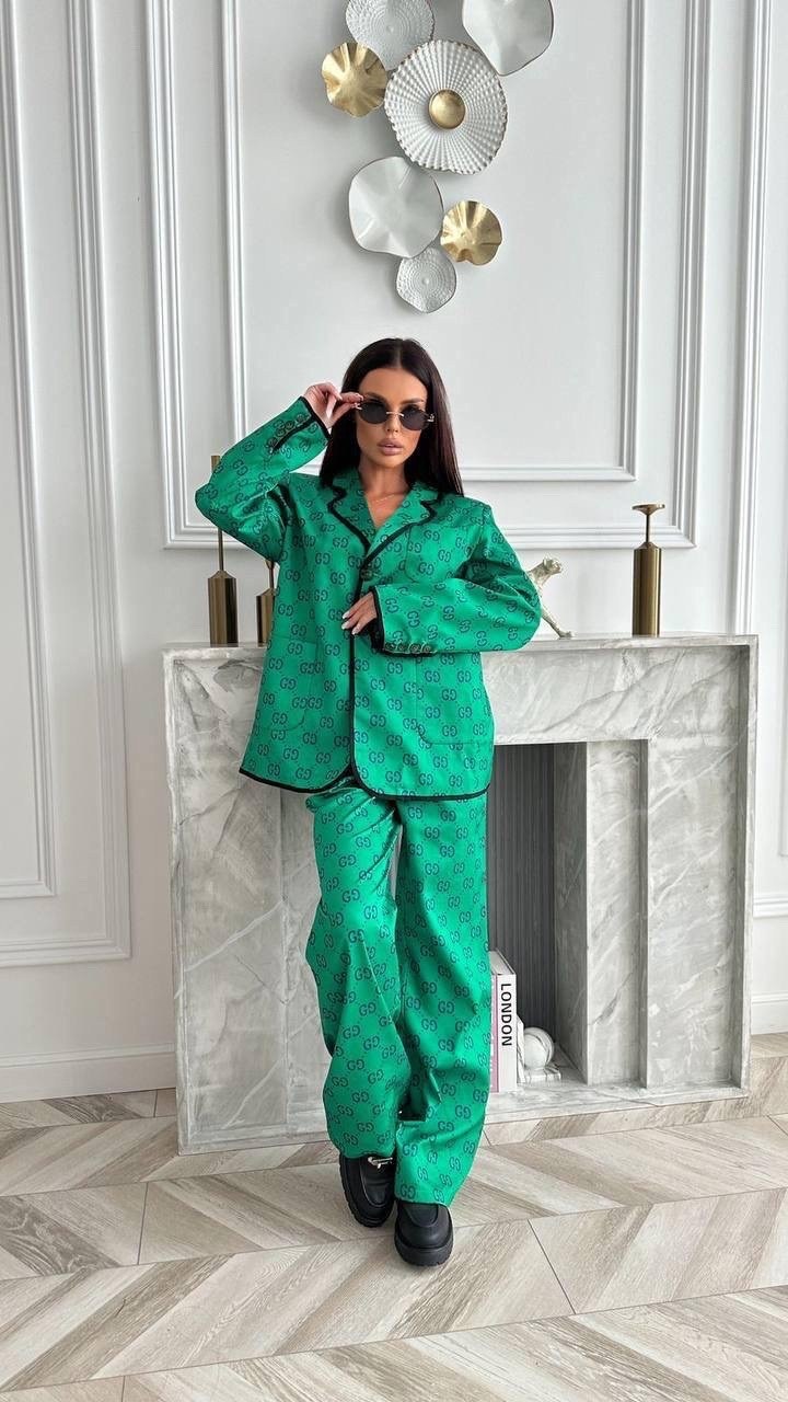 костюм с брюками,атласный костюм женский,женские костюмы,женский брючный костюм,зеленый костюм