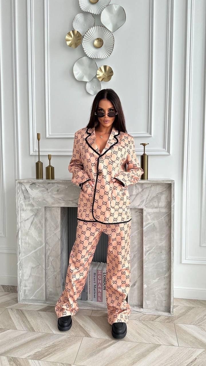 пижама костюм домашняя,пижама женская со штанами и рубашкой в рубчик,костюм в пижамном стиле,пижама женская,пижама гуччи женские