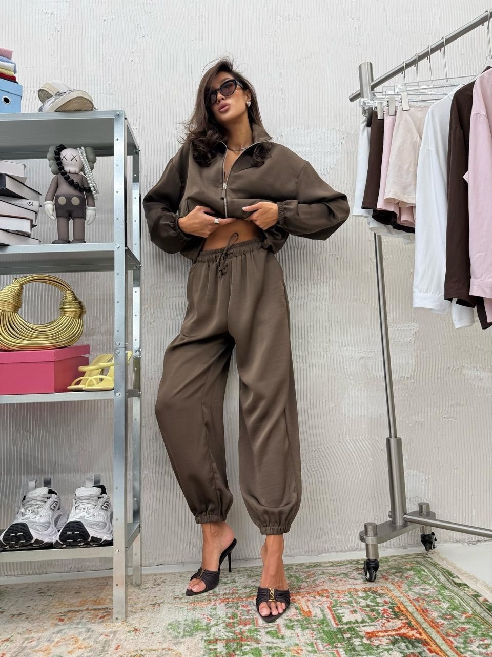 костюм молочный,бежевый костюм,женский костюм,спортивный костюм,спортивный костюм женский