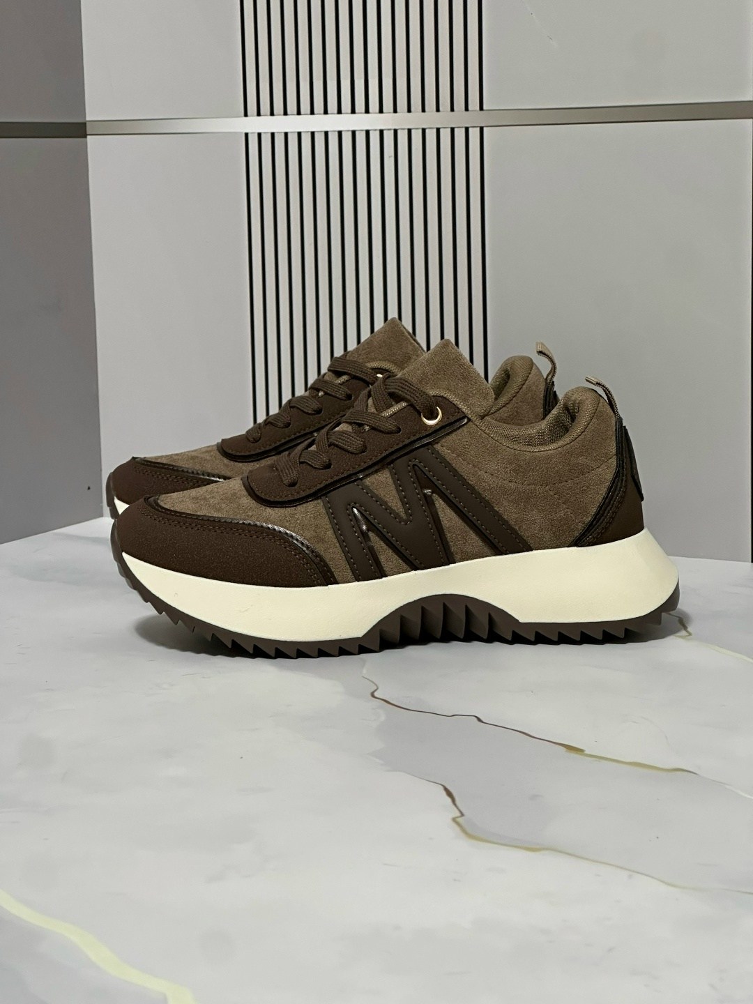 ,кроссовки женские,спортивная ,кроссовки для девушек,женская