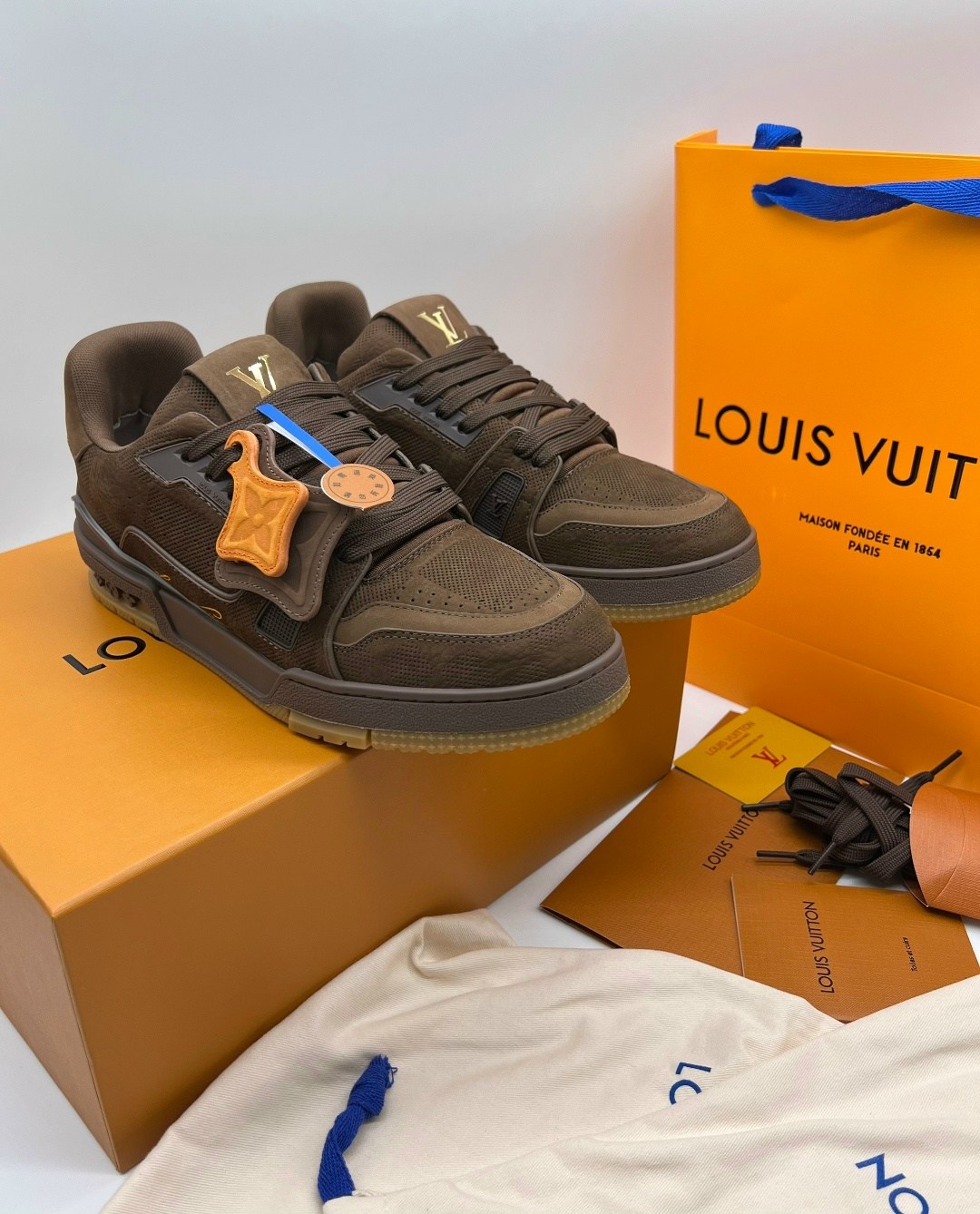 кроссовки louis vuitton trainer,louis vuitton кроссовки,кроссовки louis vuitton мужские,мужские кожаные кроссовки louis vuitton trainer серые,кроссовки луи виттон trainer