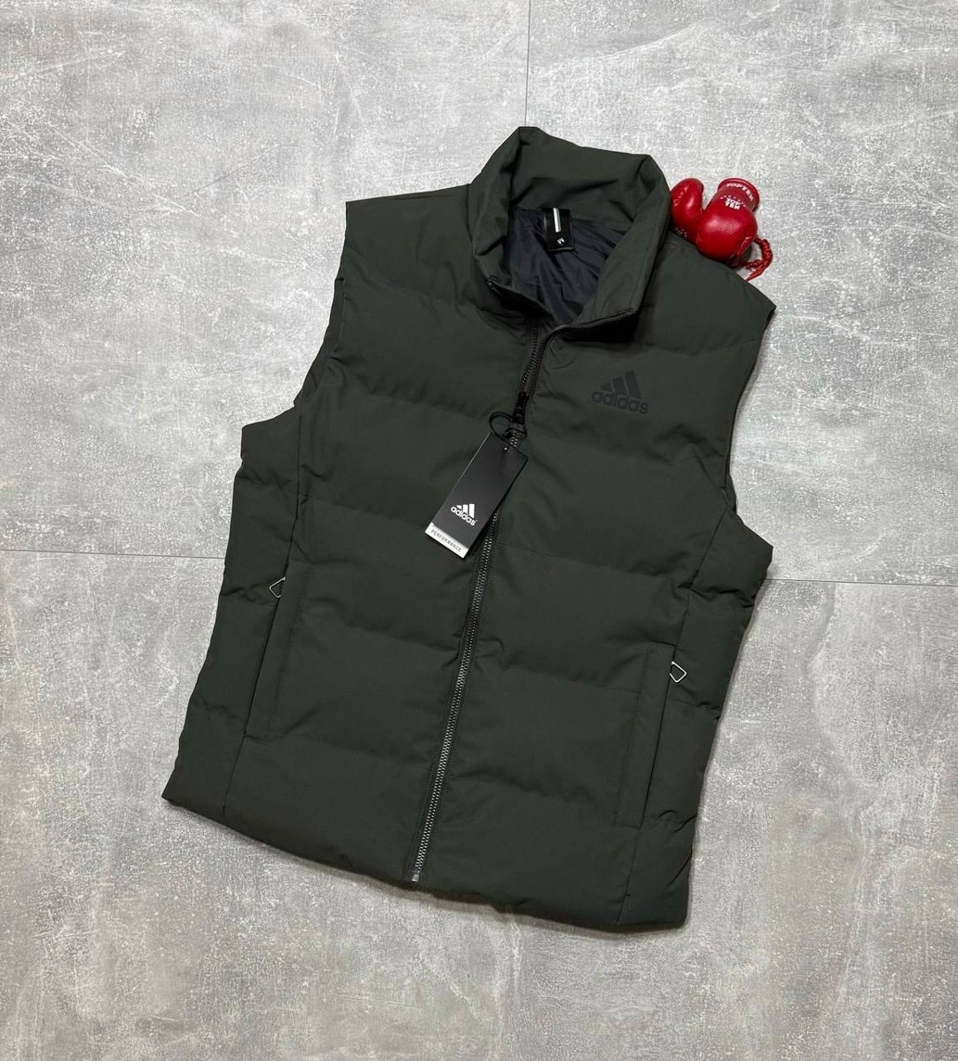 жилет adidas,жилет утепленный adidas,жилетка adidas,жилетка адидас мужская адидас,жилет adidas sportswear adidas