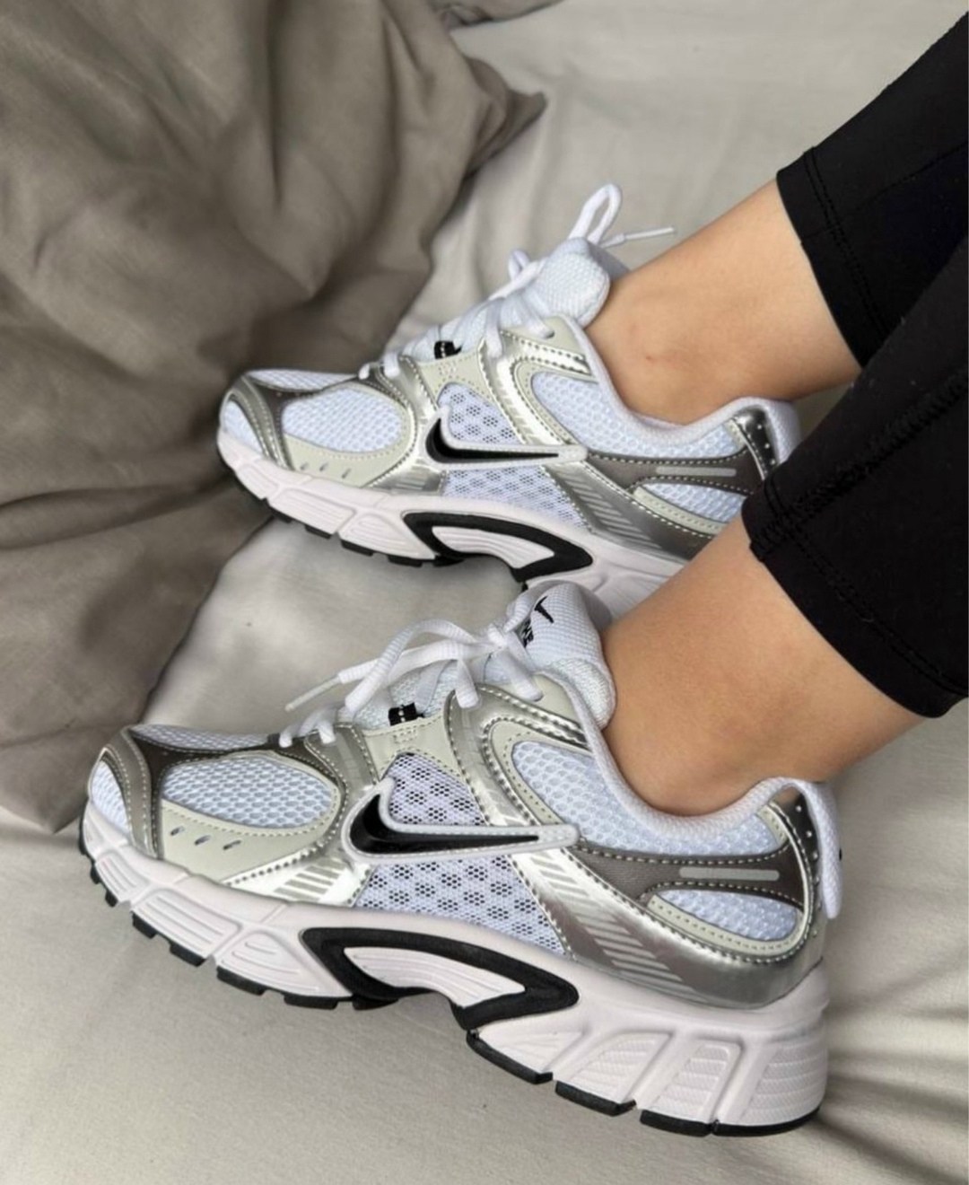 кроссовки nike,кроссовки женские nike,кроссовки найк,спортивные кроссовки,кроссовки nike v5 rnr