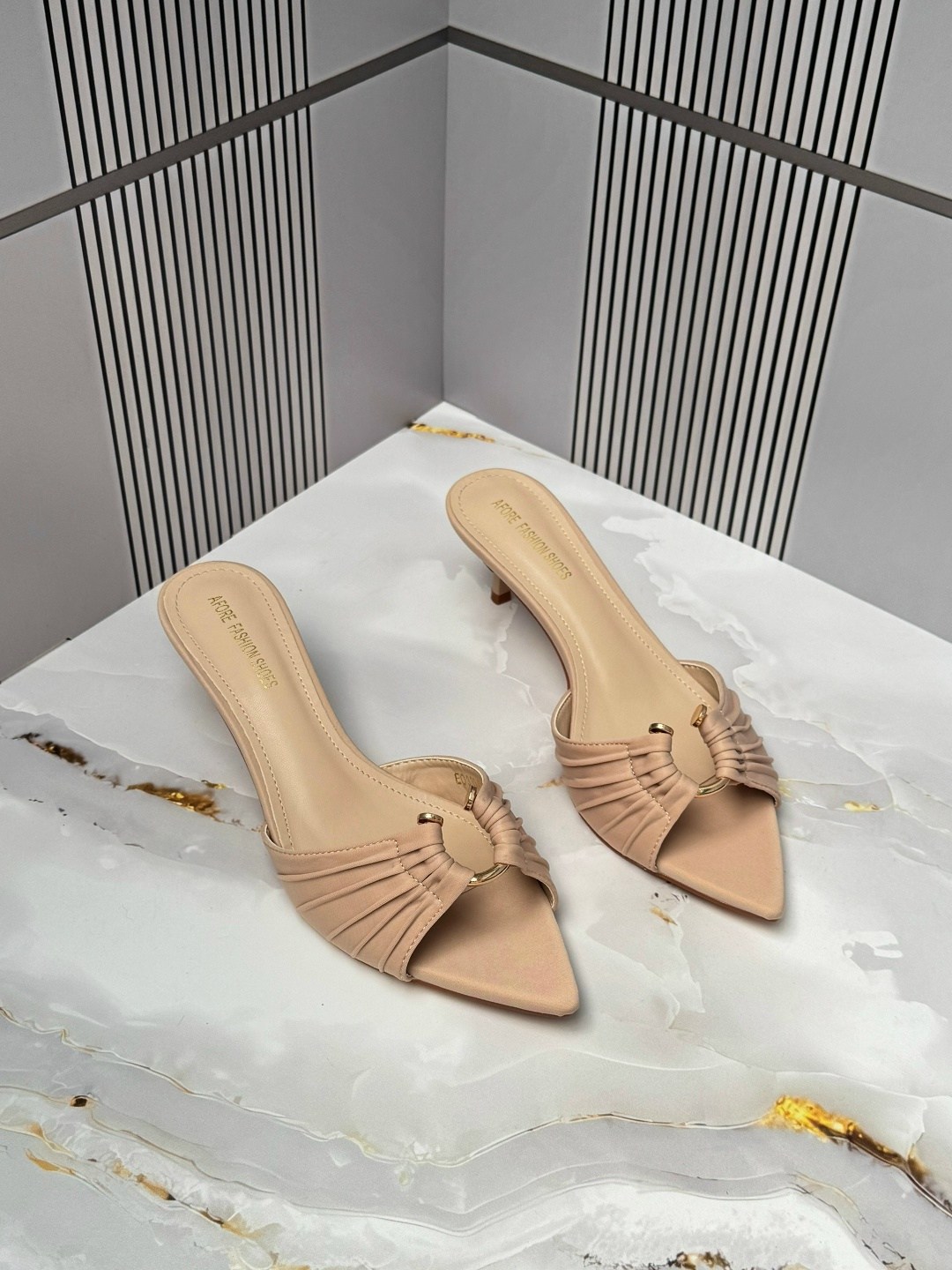 ,элегантные босоножки,женские босоножки,модные босоножки,босоножки на каблуках