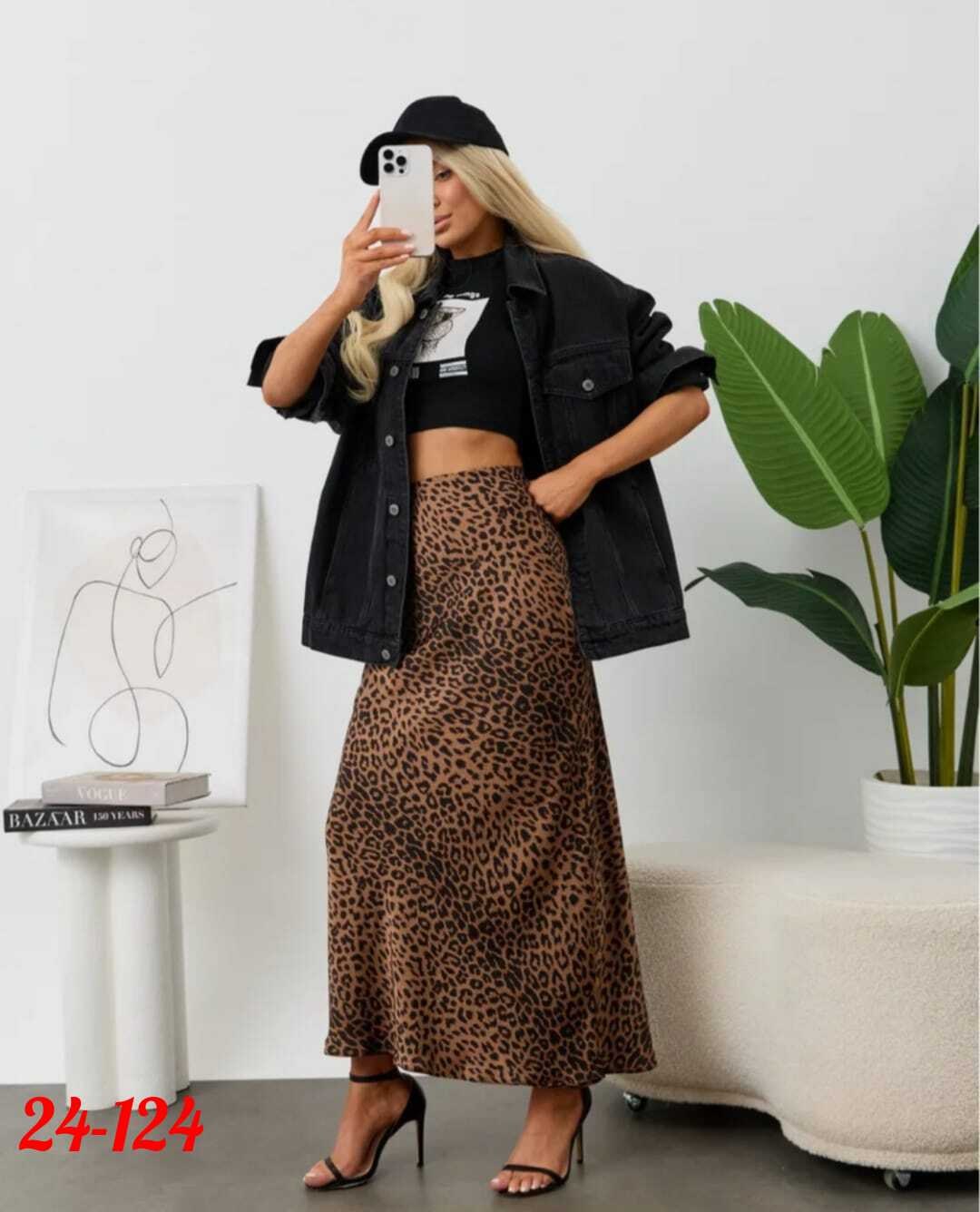 атласная длинная юбка с леопардовым принтом,юбка леопардовая макси,юбка с леопардовым принтом,леопардовая юбка,юбка атласная макси леопардовый