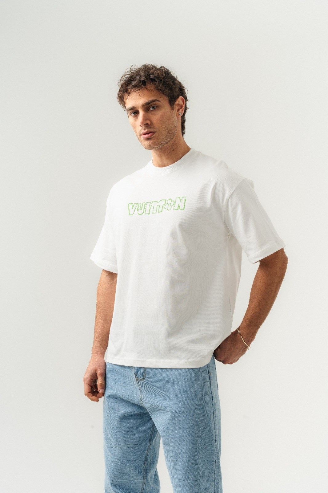 футболки дизайн,футболка серая,футболка с принтом,футболка,футболки модные