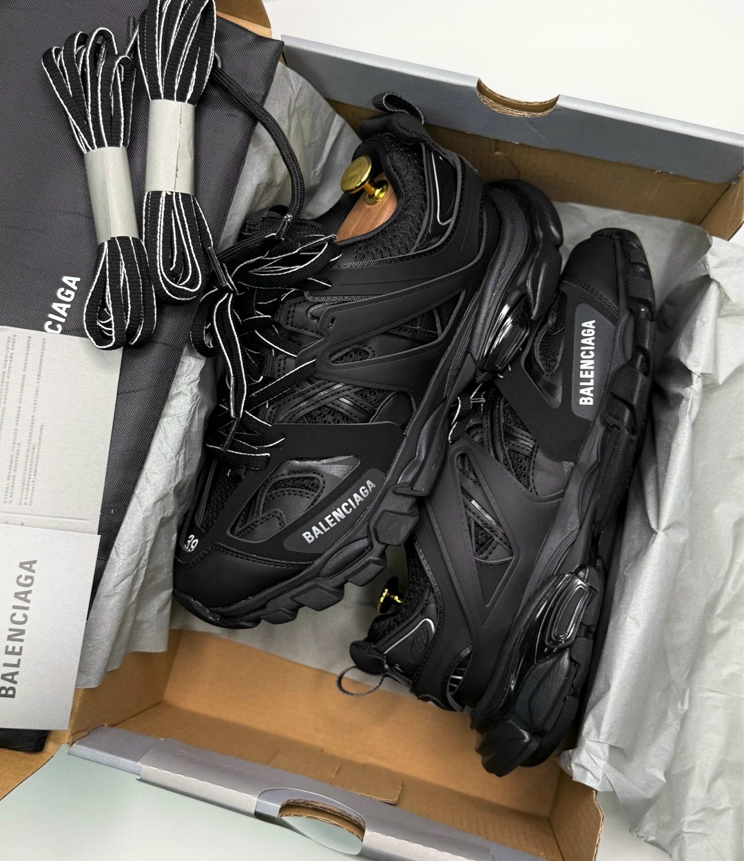 кроссовки balenciaga track,кроссовки balenciaga,balenciaga черные кроссовки track,кроссовки мужские balenciaga,кроссовки balenciaga wmns track trainer черный