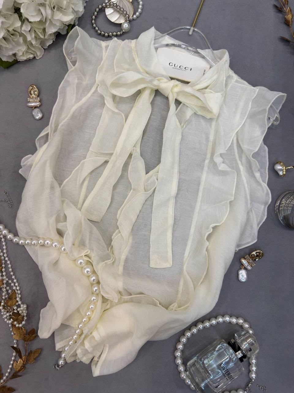 блузка с оборками,блуза,нарядная блуза,оливковая блузка,женская блузка рюшами