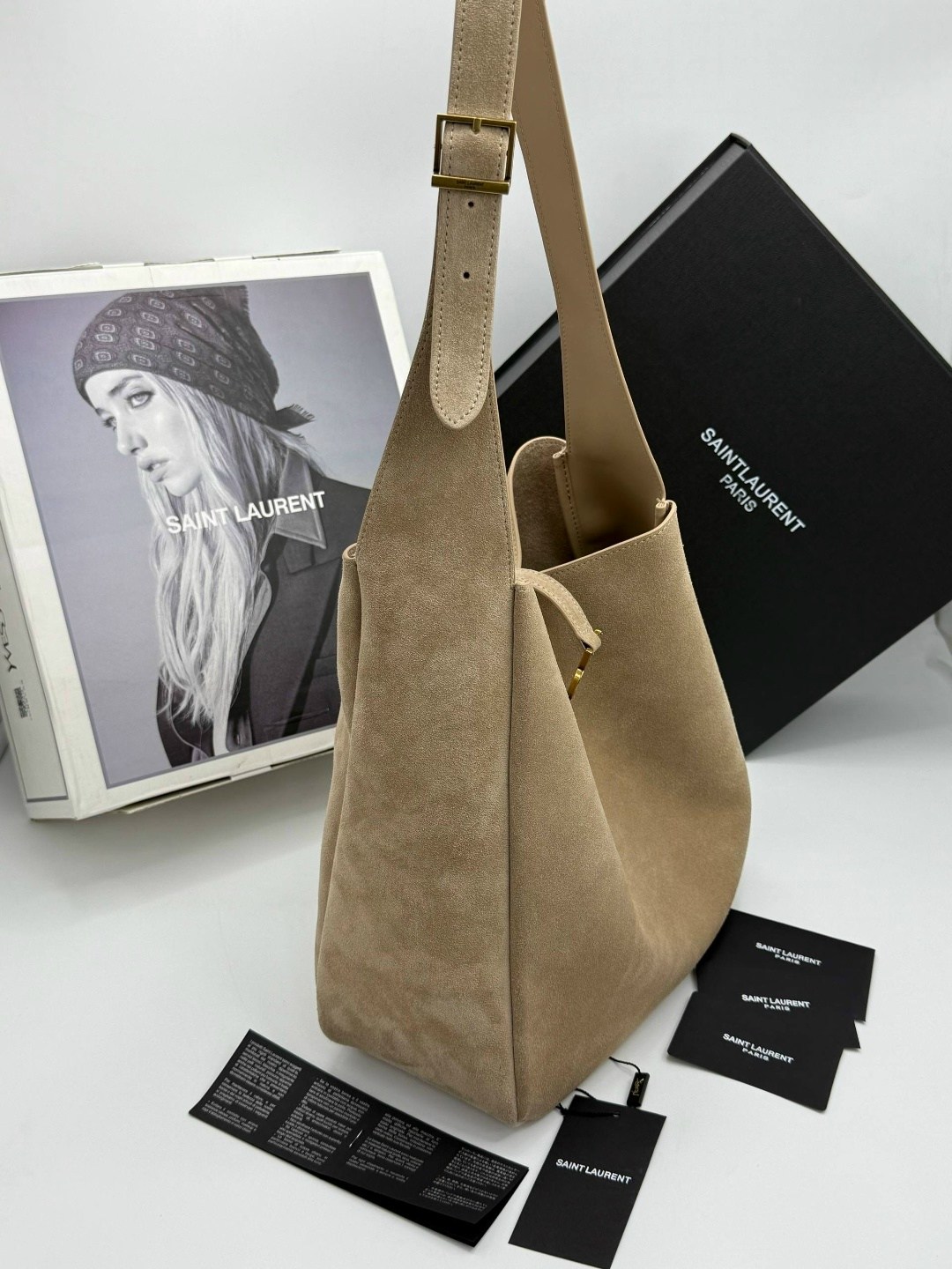 yves saint laurent женская замшевая сумка 37x29 см,сумка saint laurent,замшевая сумка,кожаная сумка-хобо le 5 à 7 saint laurent коричневый,сумка из натуральной замши