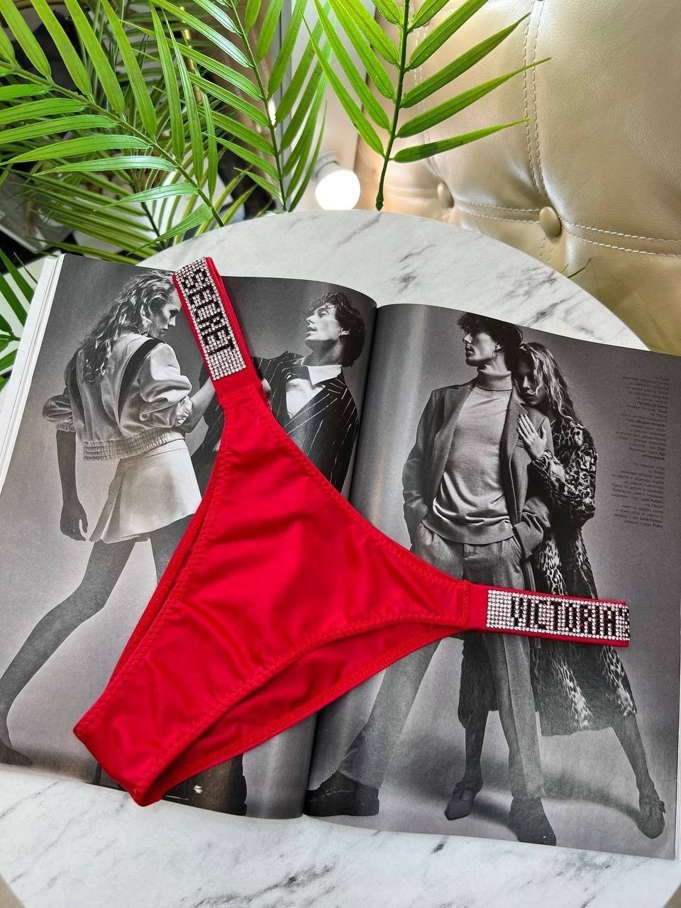 девушка,красивая женская тело,женщина красивая,красивая девушка,модель алена омович с расстегнутыми штанами