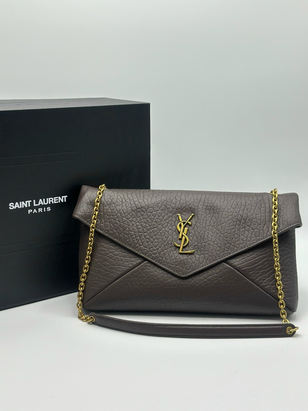yves saint laurent сумка,сумка saint laurent,графитовый клатч cassandre saint laurent matelasse,клатч saint laurent,женский графитовый клатч на цепочке saint laurent