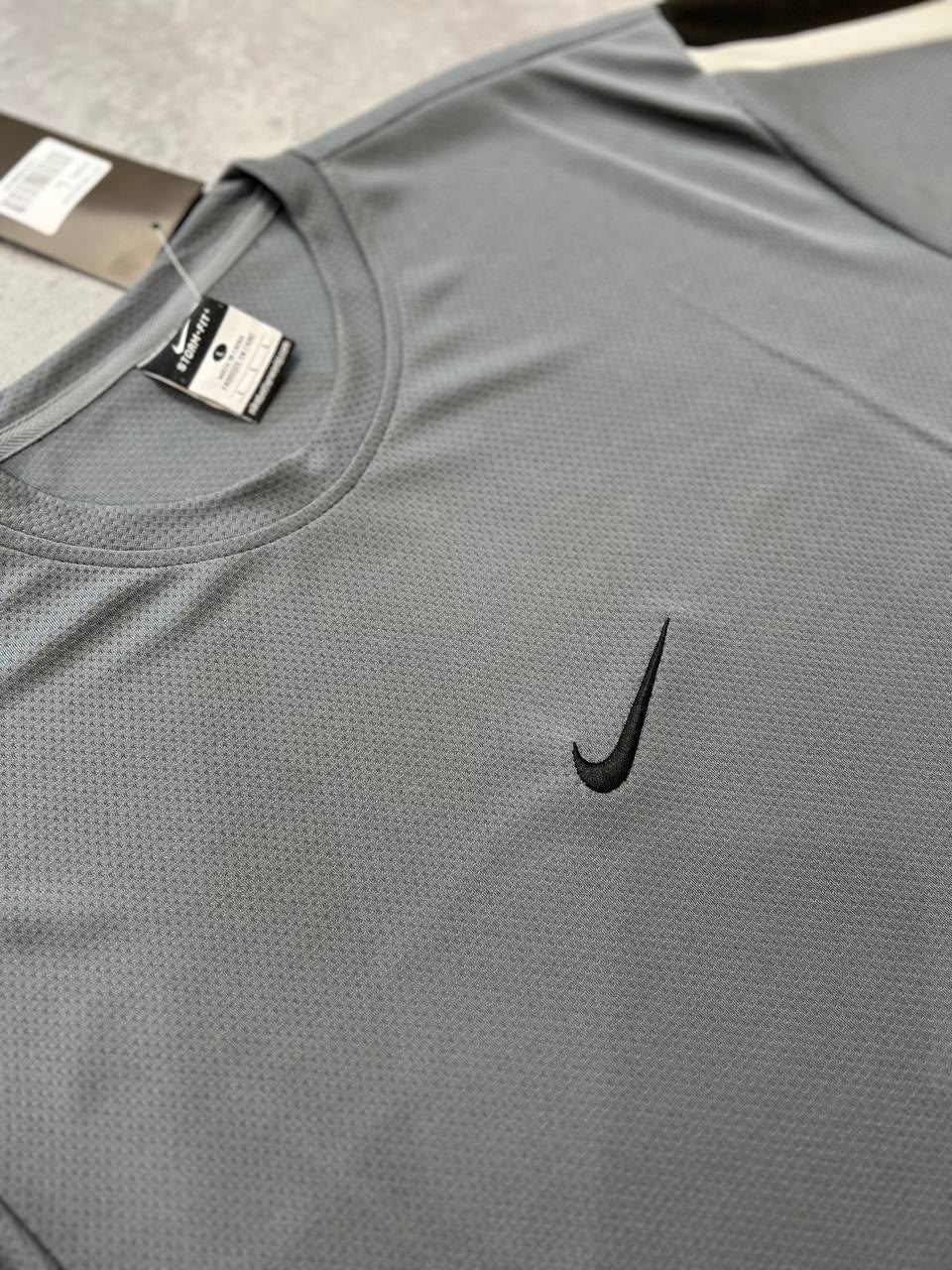 спортивный костюм мужской nike,nike спортивный костюм,спортивные костюм,мужской спортивный костюм с шортами и футболкой,спортивные костюмы найк