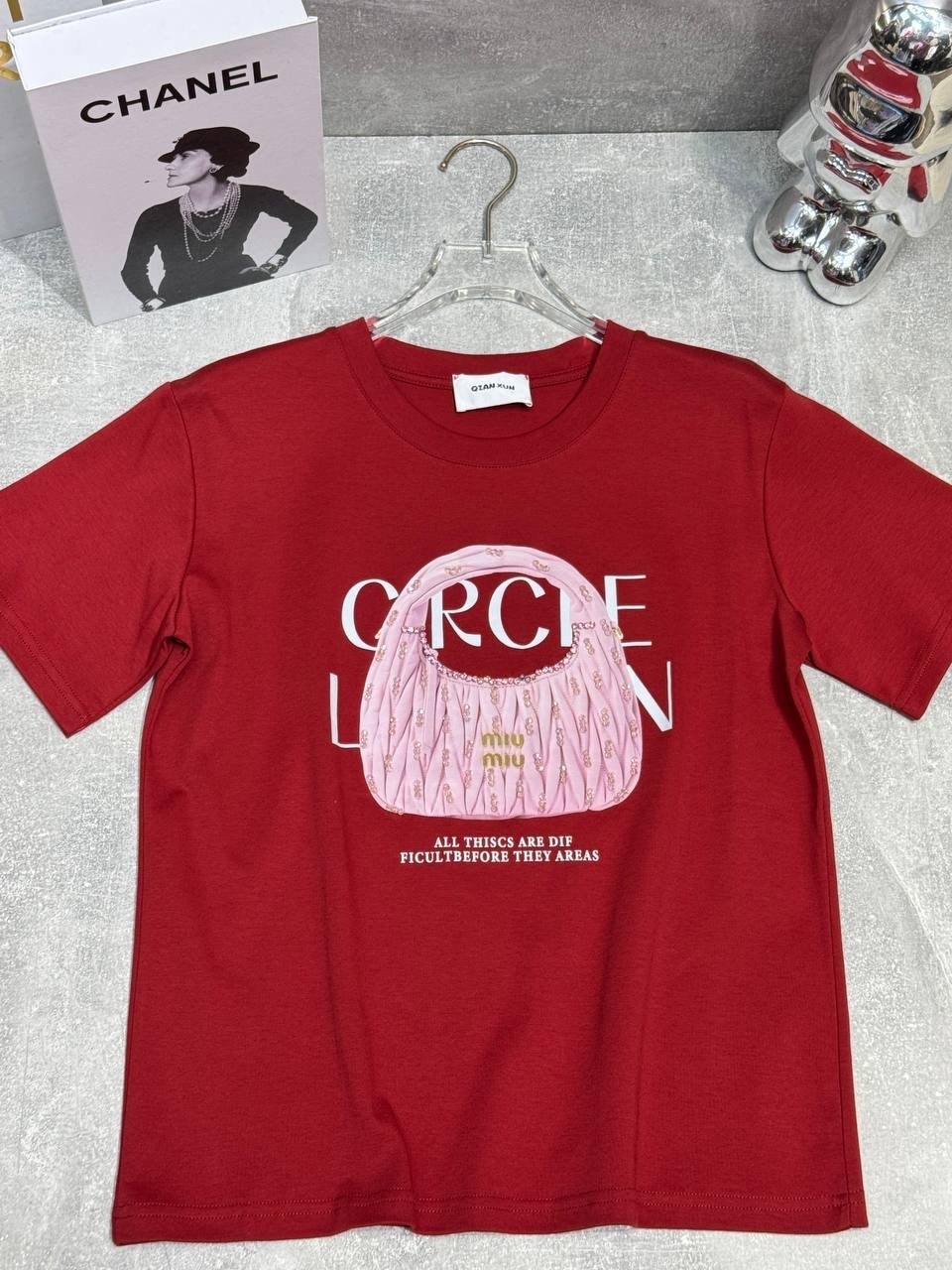 красные футболки,футболки женская,футболка оверсайз с,футболка диор,футболка