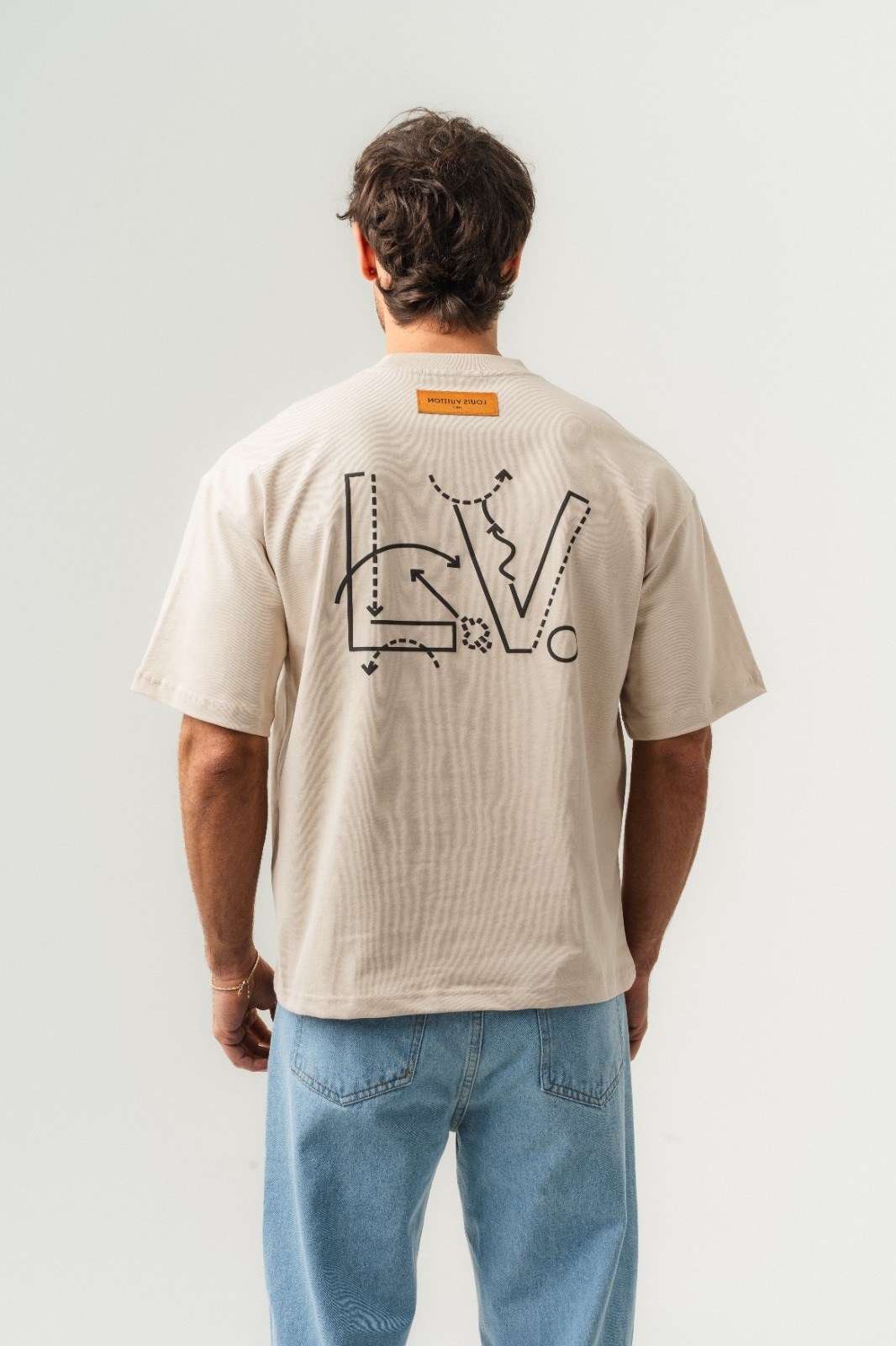 футболки дизайн,футболка серая,футболка с принтом,футболка,футболки модные