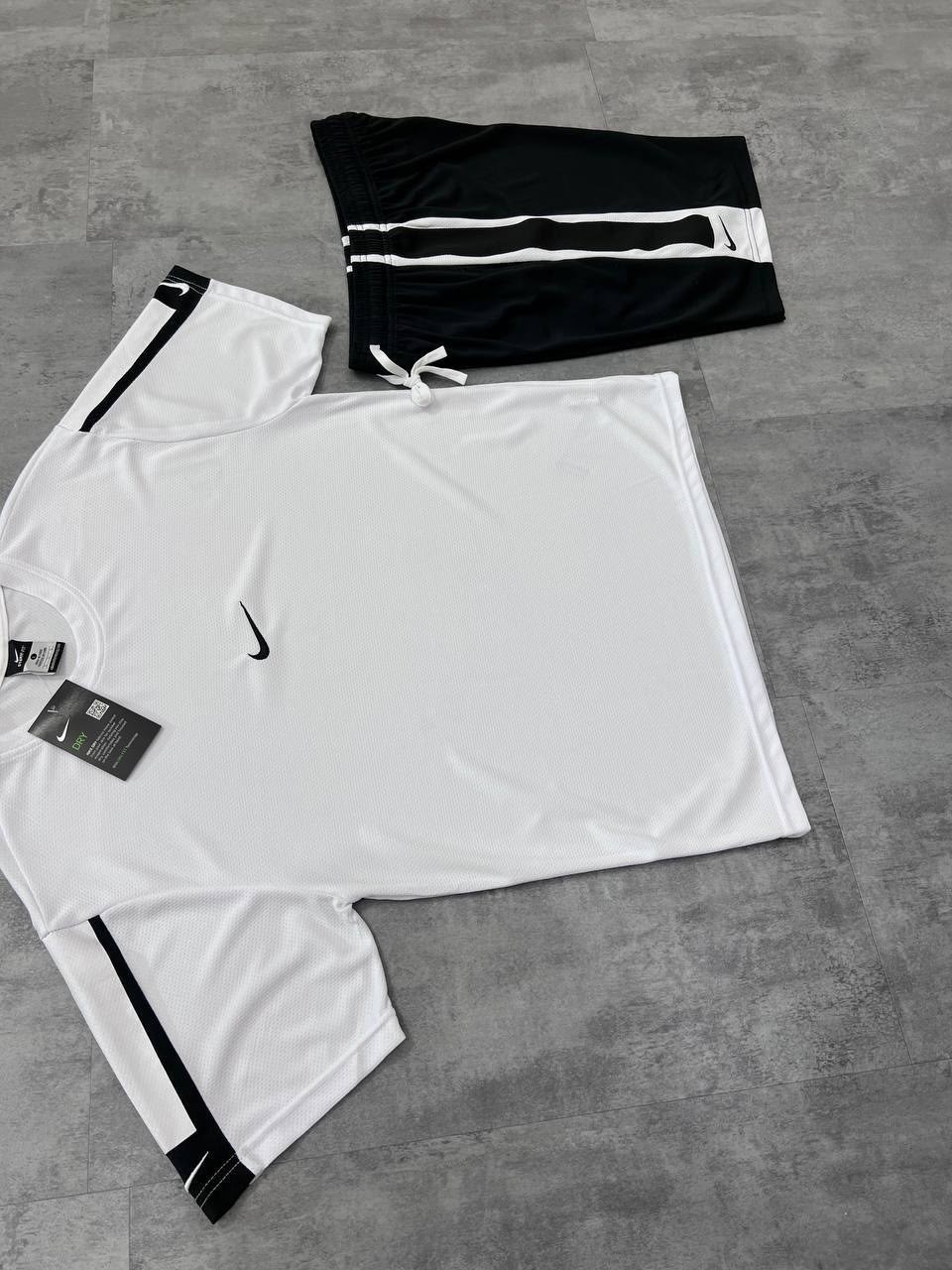 спортивный костюм мужской nike,nike спортивный костюм,спортивные костюм,мужской спортивный костюм с шортами и футболкой,спортивные костюмы найк