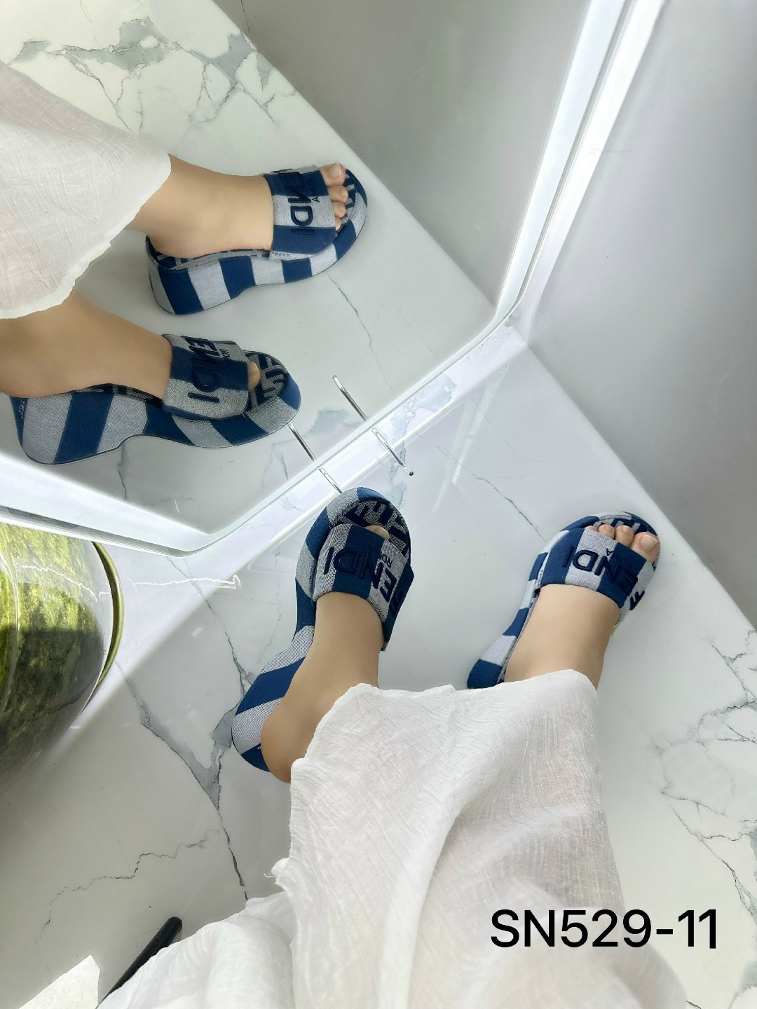 тапочки fendi,тапочки фенди,шлепанцы fendi,босоножки fendi,сандалии fendi