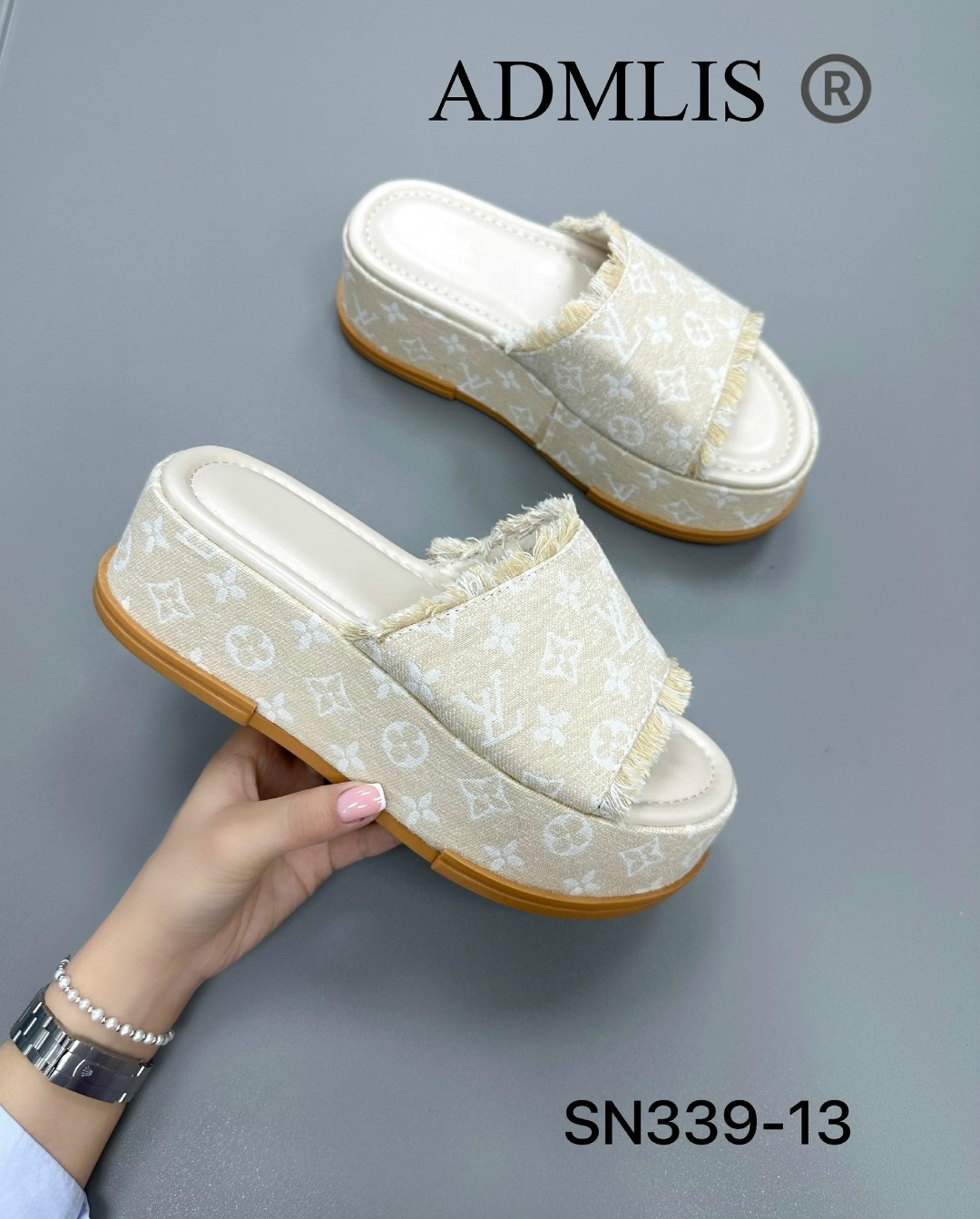 тапочки fendi,тапочки фенди,,шлепанцы fendi,босоножки fendi