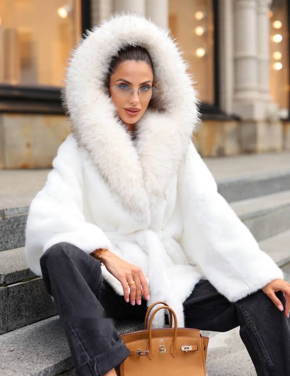 шуба белая,шуба белая длинная,шуба женская,искусственные шубы,белая шуба с капюшоном