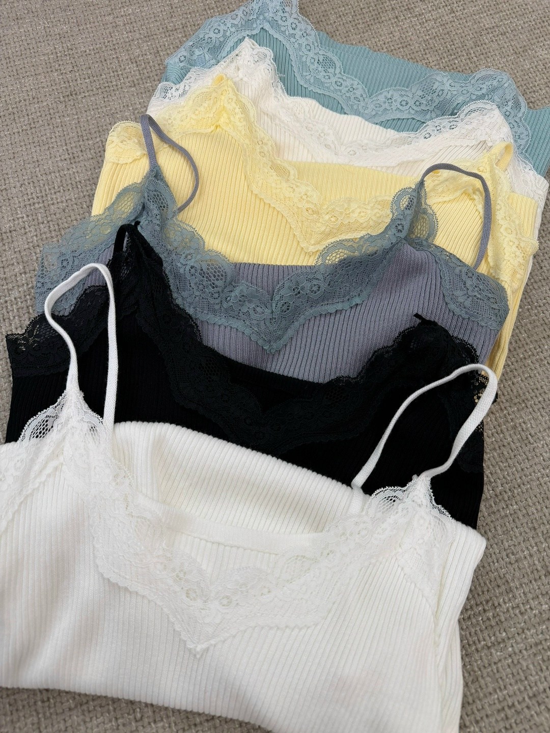 майка с кружевами,майка женская кружевная,майка женская,топ женский,трикотажная майка с кружевом