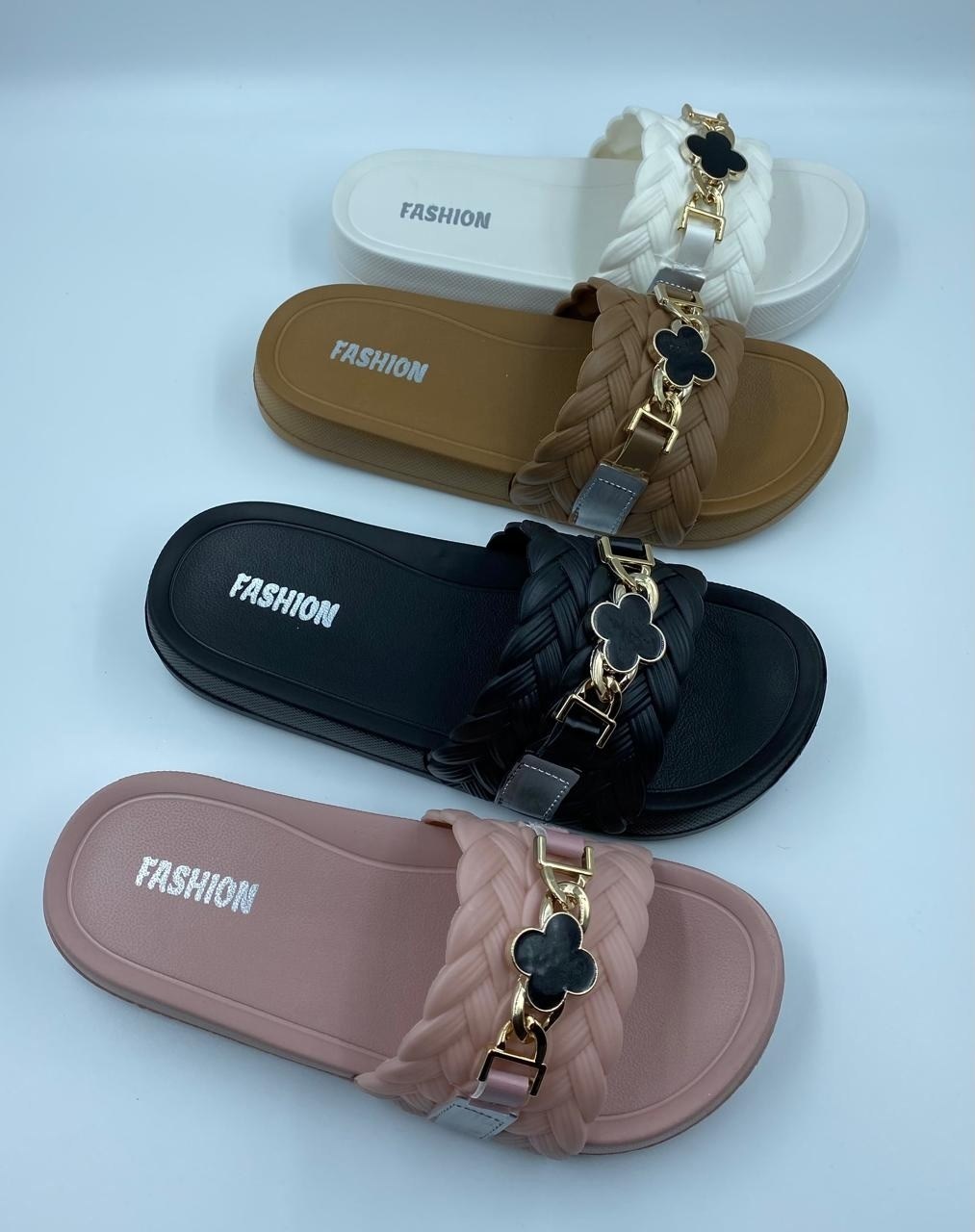 шлепанцы женские,модные шлепанцы,,тапочки модные,женские пляжные шлепанцы