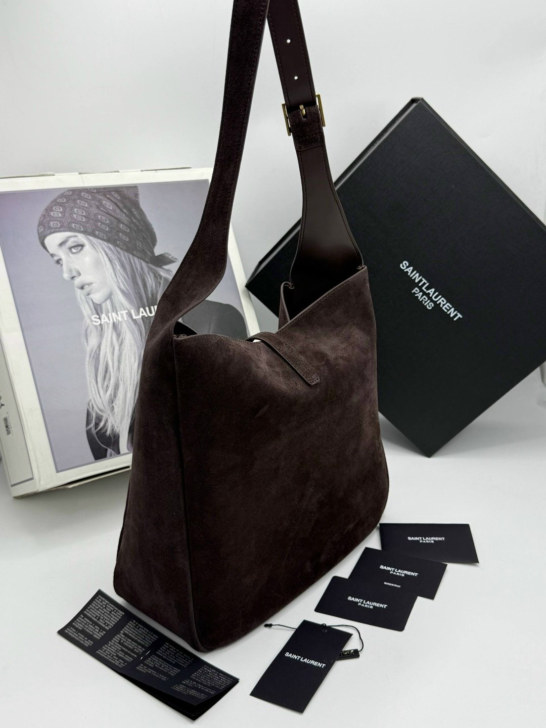 yves saint laurent женская замшевая сумка 37x29 см,сумка saint laurent,замшевая сумка,кожаная сумка-хобо le 5 à 7 saint laurent коричневый,сумка из натуральной замши