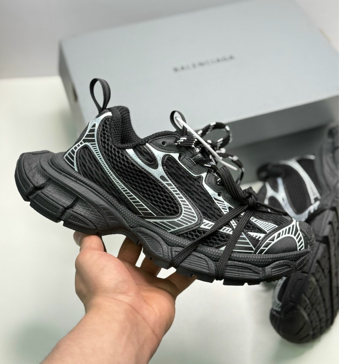 кроссовки 3xl balenciaga черный,кроссовки женские balenciaga,кроссовки balenciaga 3xl 734731w3xl premium black-wht,мужские массивные кроссовки balenciaga 3xl черный/серебряный,кроссовки balenciaga