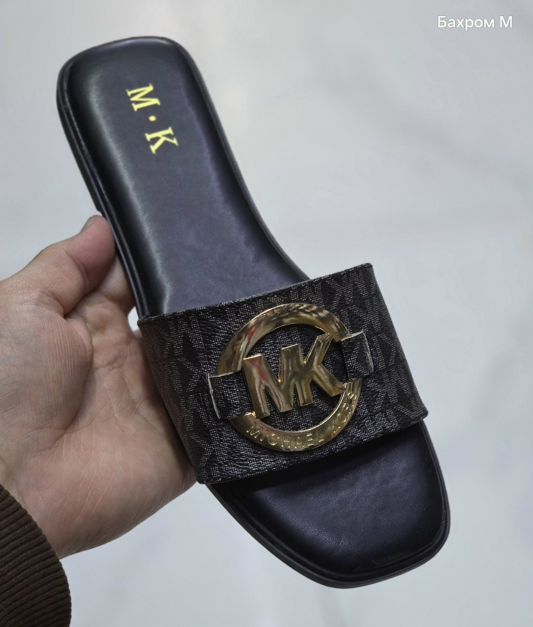 шлепанцы женские,,шлепки женские,шлепки майкл корс,тапочки модные