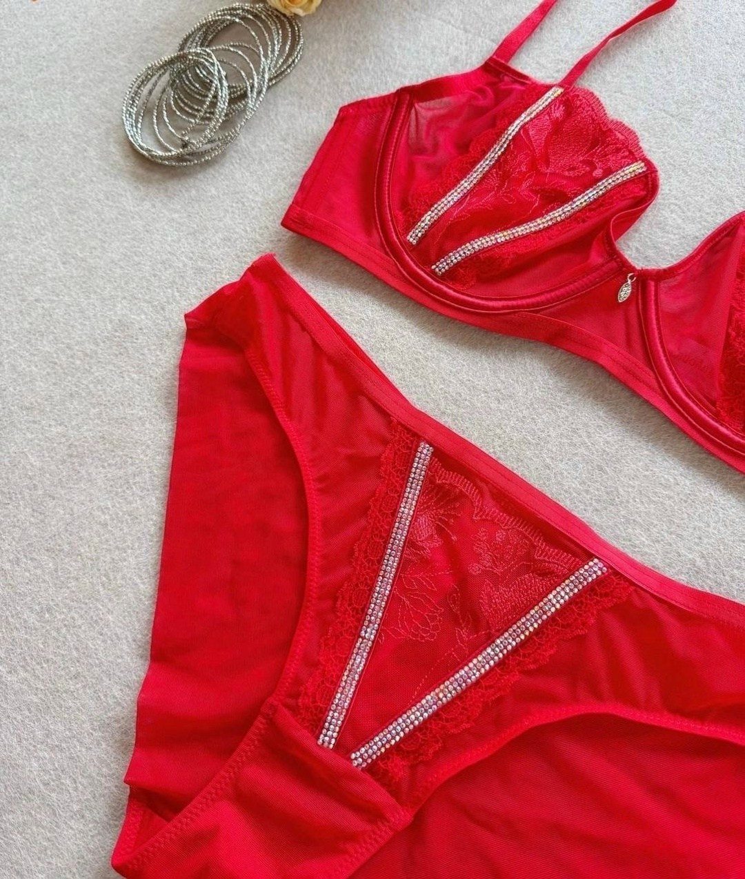 женская нижнее белье,комплект нижнего белье красный,комплект нижнего белья,женские комплекты белья,комплект женского нижнего белья