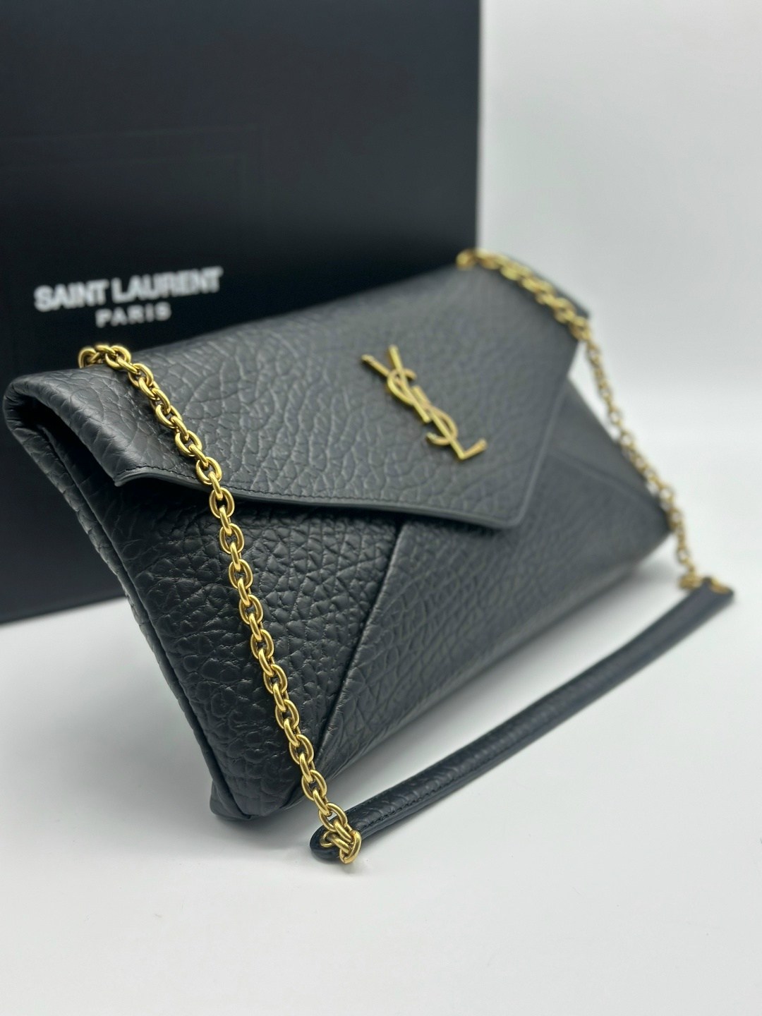 yves saint laurent сумка,сумка saint laurent,графитовый клатч cassandre saint laurent matelasse,клатч saint laurent,женский графитовый клатч на цепочке saint laurent