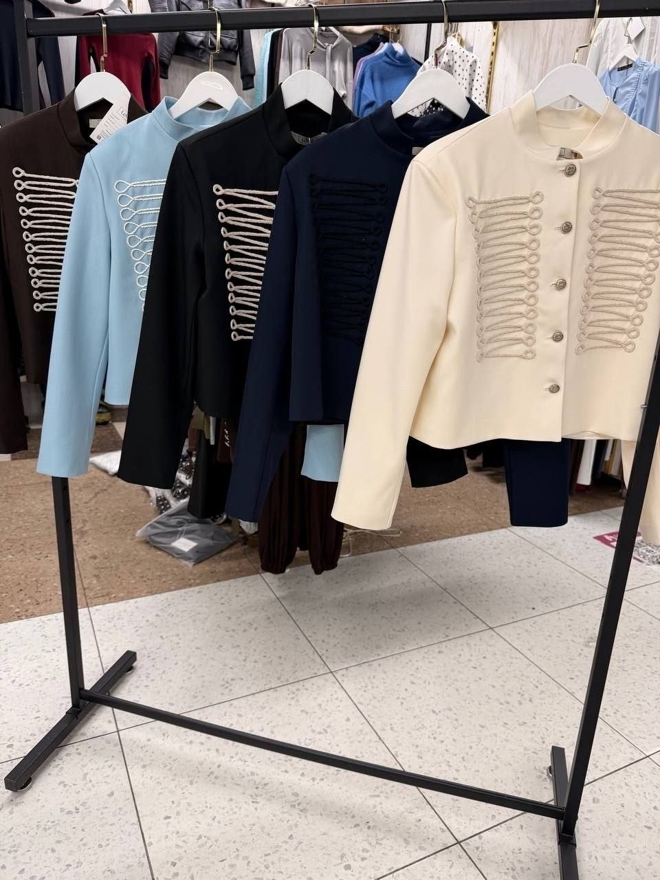 женский пиджак в гусарском стиле,гусарский пиджак женский,жакет гусарский женский,жакет,гусарский жакет