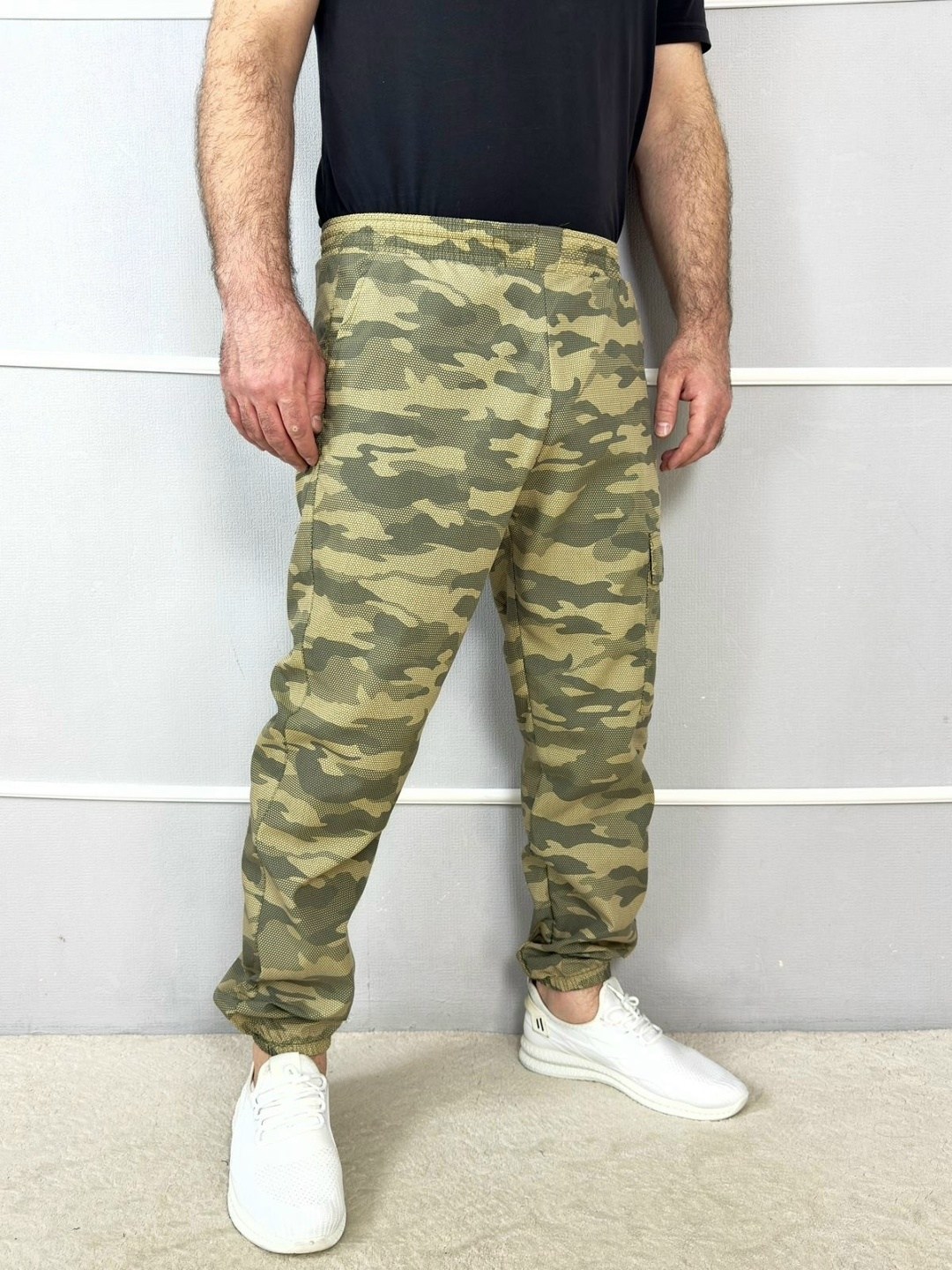 джоггеры камуфляжные,спортивные джоггеры камуфлированные,брюки джоггеры,камуфляжные штаны,брюки камуфляжные