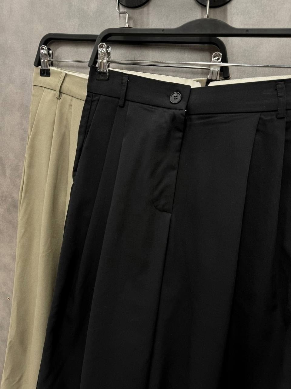 black high-waisted wide leg pants for summer,casual outfit,wide leg trousers outfit,модные образы,модные наряды