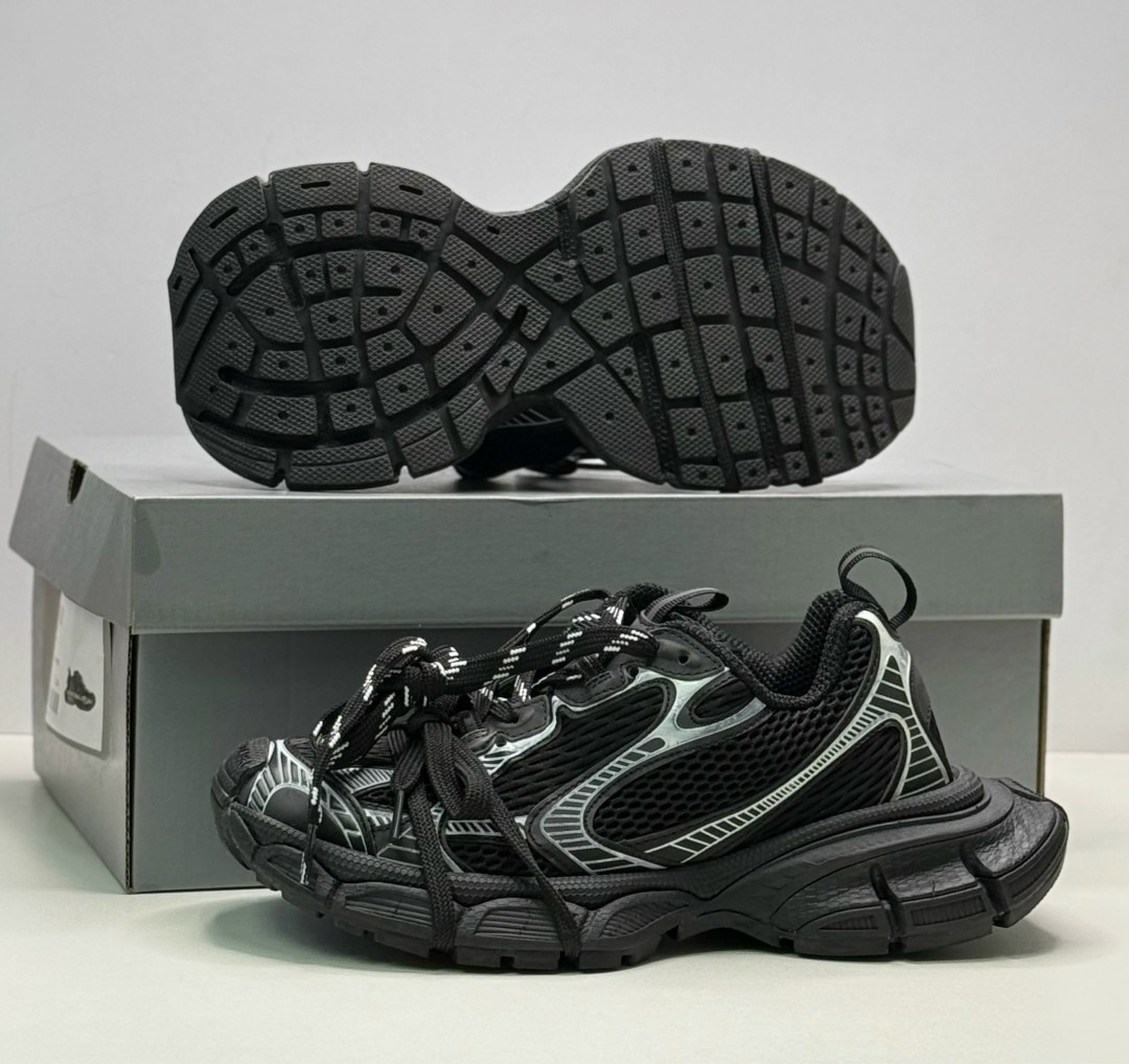 кроссовки 3xl balenciaga черный,кроссовки женские balenciaga,кроссовки balenciaga 3xl 734731w3xl premium black-wht,мужские массивные кроссовки balenciaga 3xl черный/серебряный,кроссовки balenciaga