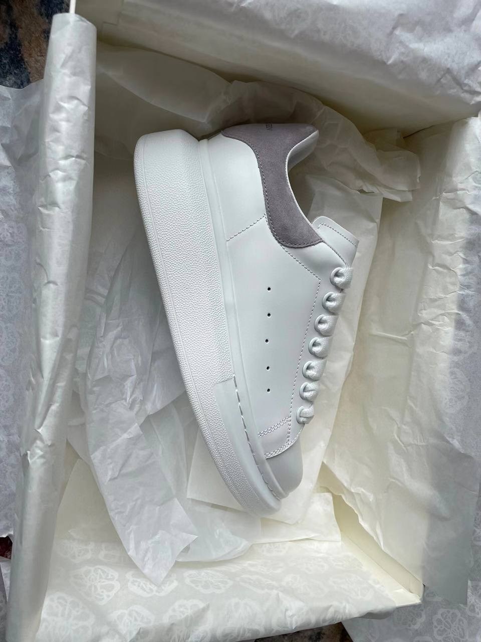 кеды alexander mcqueen,кроссовки александр маккуин женские белые,кроссовки alexander mcqueen,alexander mcqueen кроссовки женские,кроссовки alexander mcqueen женские белые