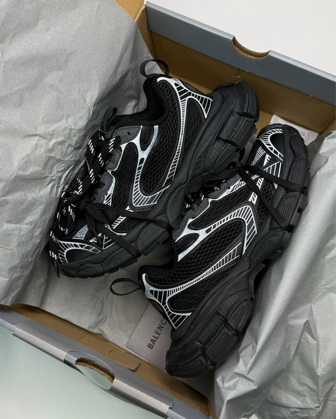 кроссовки 3xl balenciaga черный,кроссовки женские balenciaga,кроссовки balenciaga 3xl 734731w3xl premium black-wht,мужские массивные кроссовки balenciaga 3xl черный/серебряный,кроссовки balenciaga