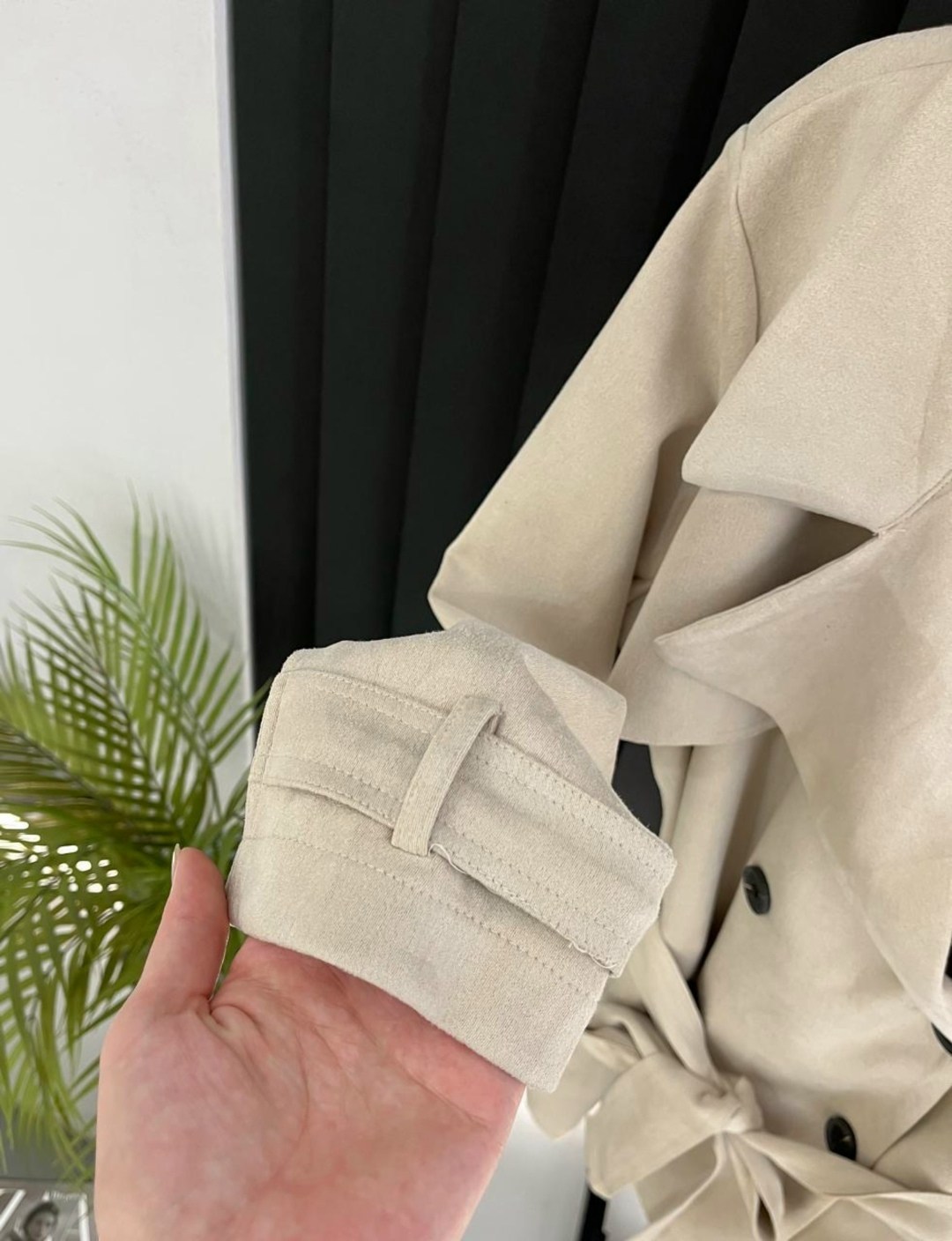 замшевый тренч,замшевая куртка,замшевый кожаный тренч манго,классическая коричневая замшевая женская куртка с поясом,тренч пальто