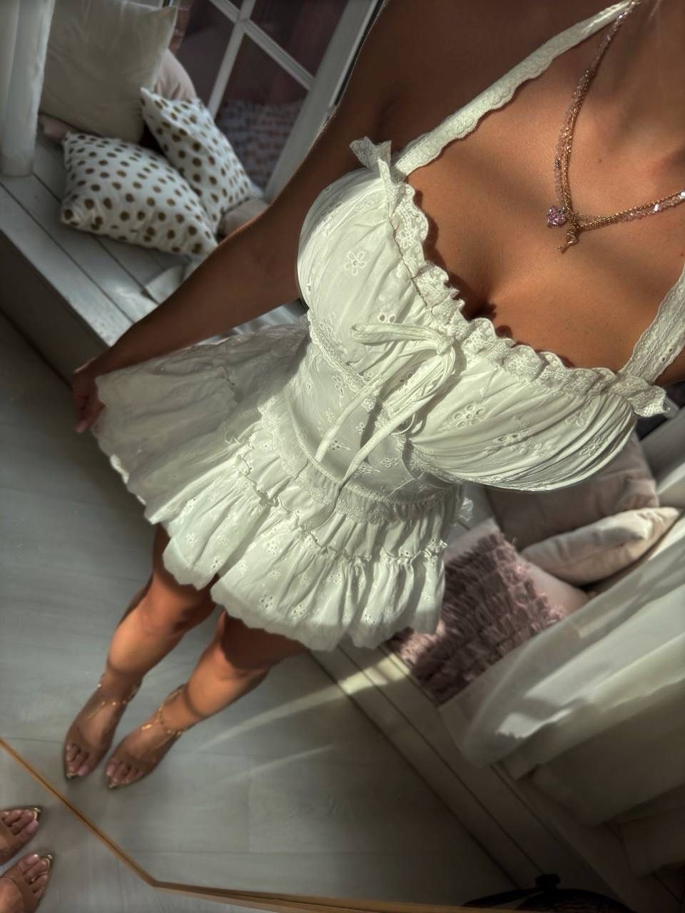 костюм с юбкой,юбка с рюшами,костюм с юбкой и топом,платье короткие,стильный наряд