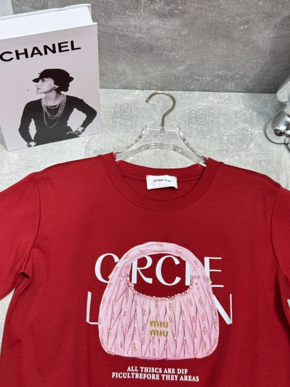 красные футболки,футболки женская,футболка оверсайз с,футболка диор,футболка