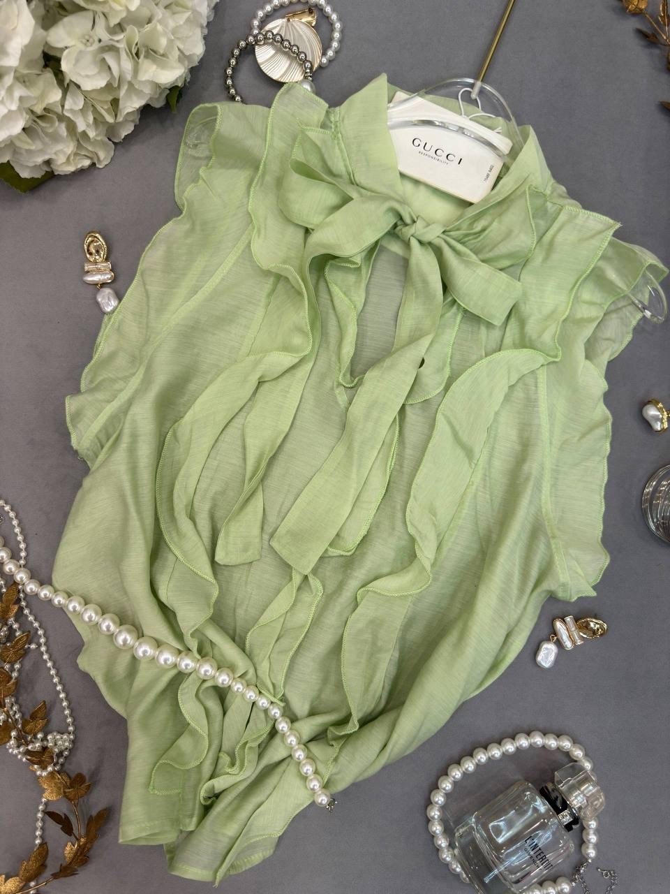 блузка с оборками,блуза,нарядная блуза,оливковая блузка,женская блузка рюшами