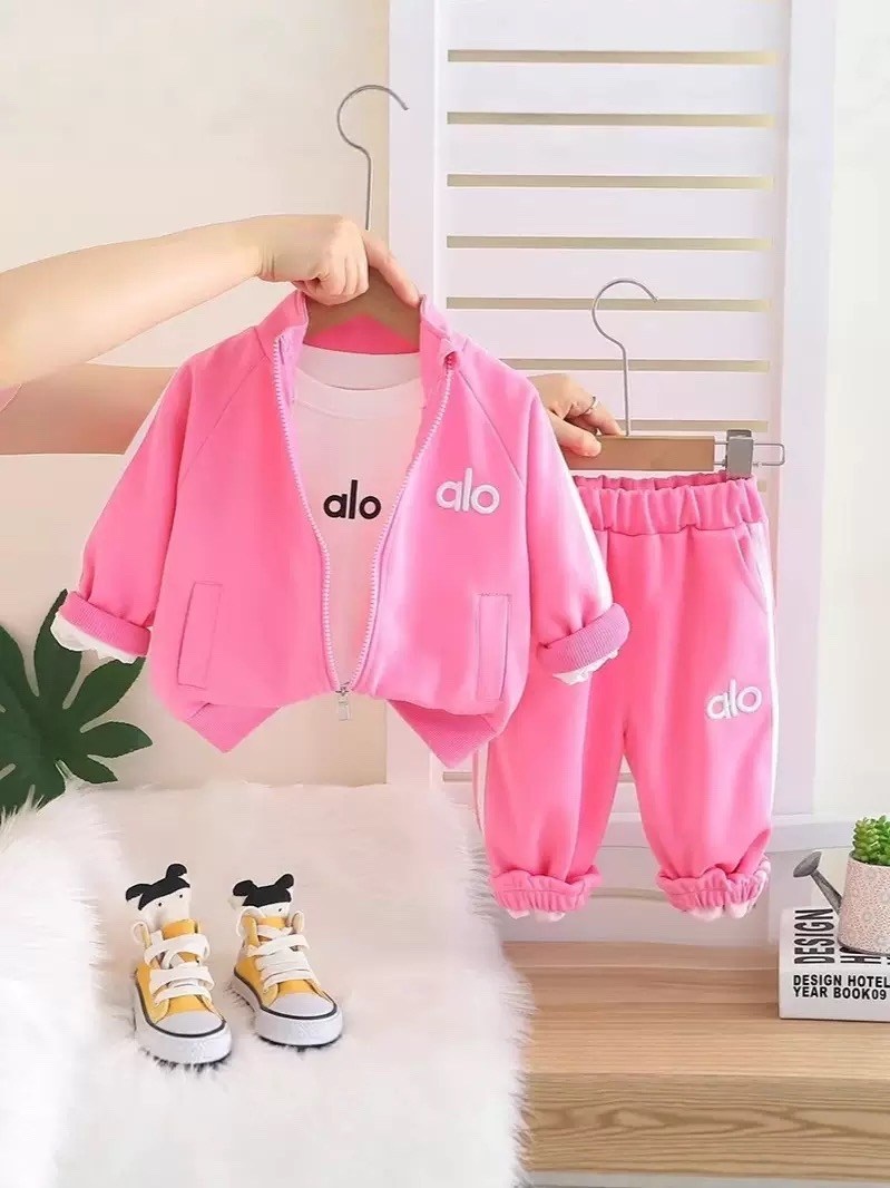 комплект одежды для девочек,комплект детской одежды для девочки,спортивные костюмы для девочек,костюм комплекты,костюм тройка детский