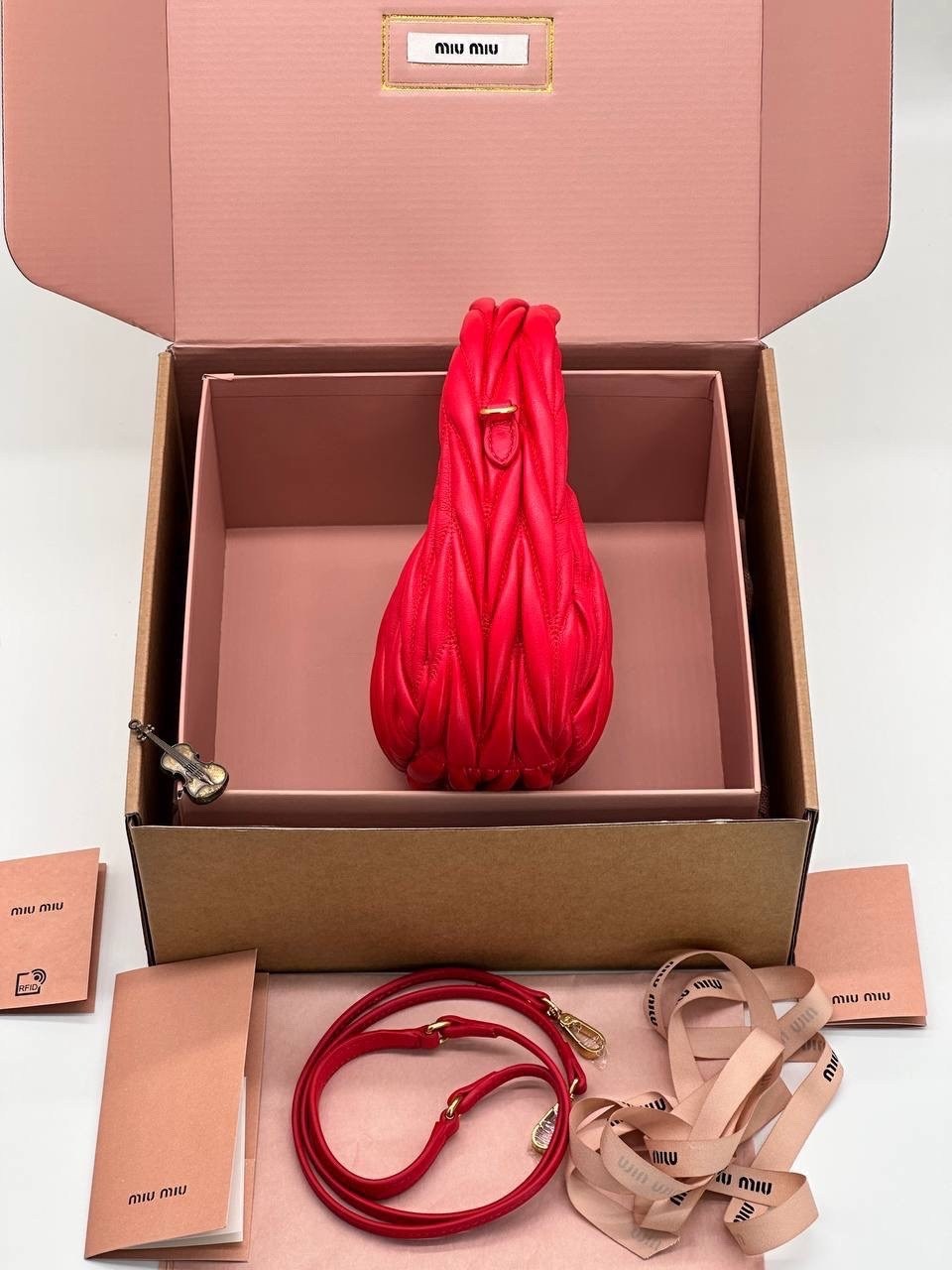 сумка miu miu,сумки миу миу,сумка женская miu miu,женская сумка,миу миу сумка оригинал