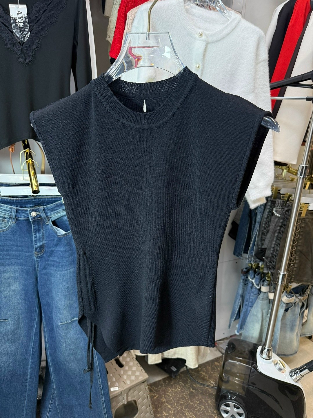 блузка с круглым вырезом,трикотажный жилет,жилет вязаный,жилет женский,топы модные