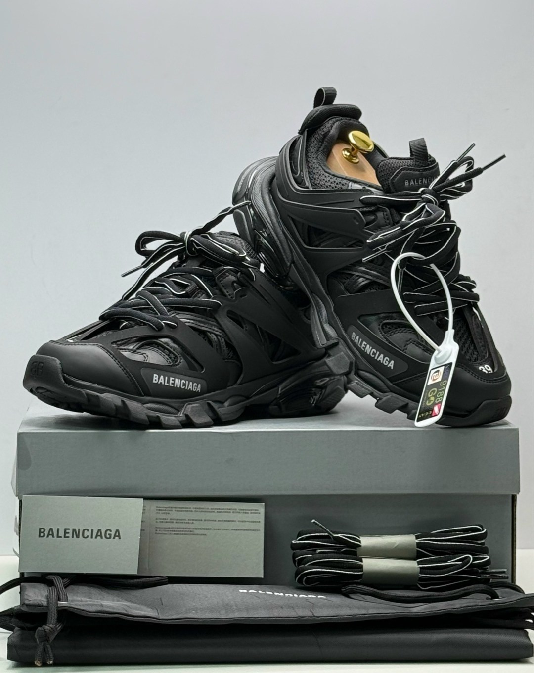 кроссовки balenciaga track,кроссовки balenciaga,balenciaga черные кроссовки track,кроссовки мужские balenciaga,кроссовки balenciaga wmns track trainer черный