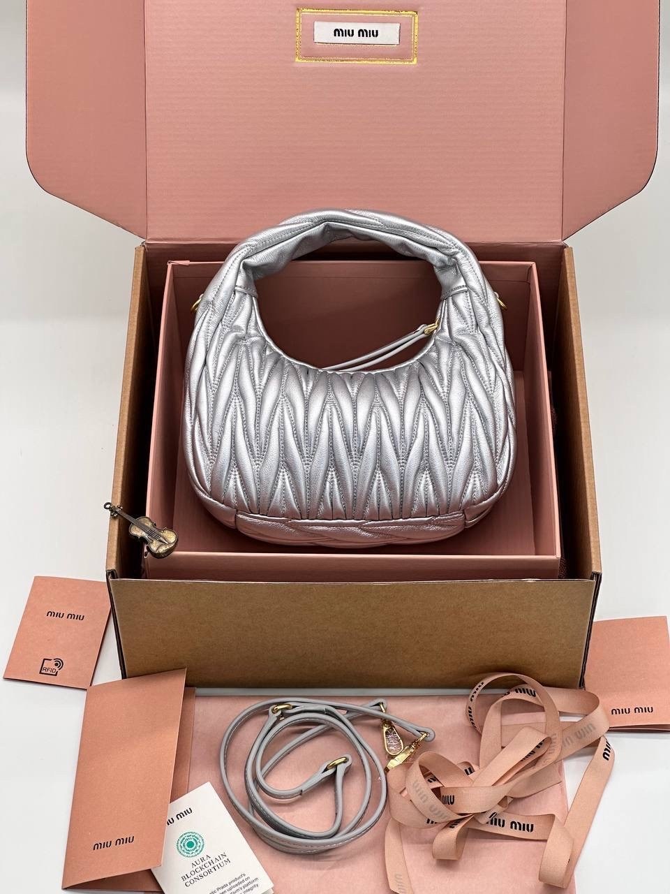 сумка miu miu miu wander светло серая,сумка женская miu miu,сумка miu miu оригинал,miu miu сумка,сумка miu miu миу
