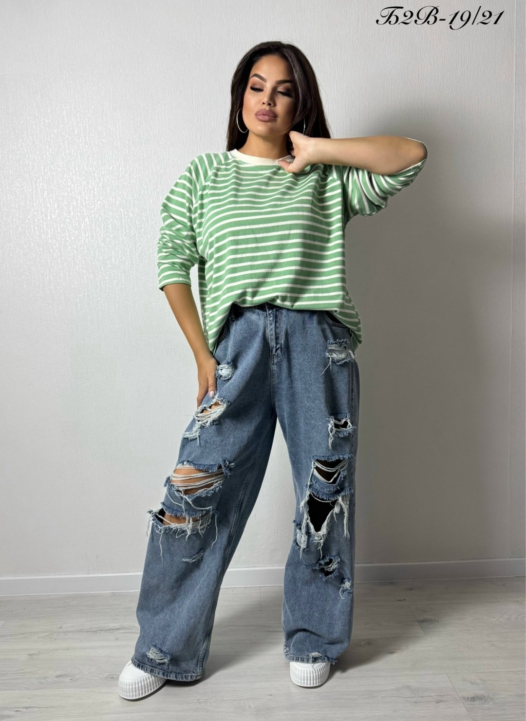 рваные джинсы,женская кофта,джинсы рваные широкие,женские широкие джинсы,кофта свитшот