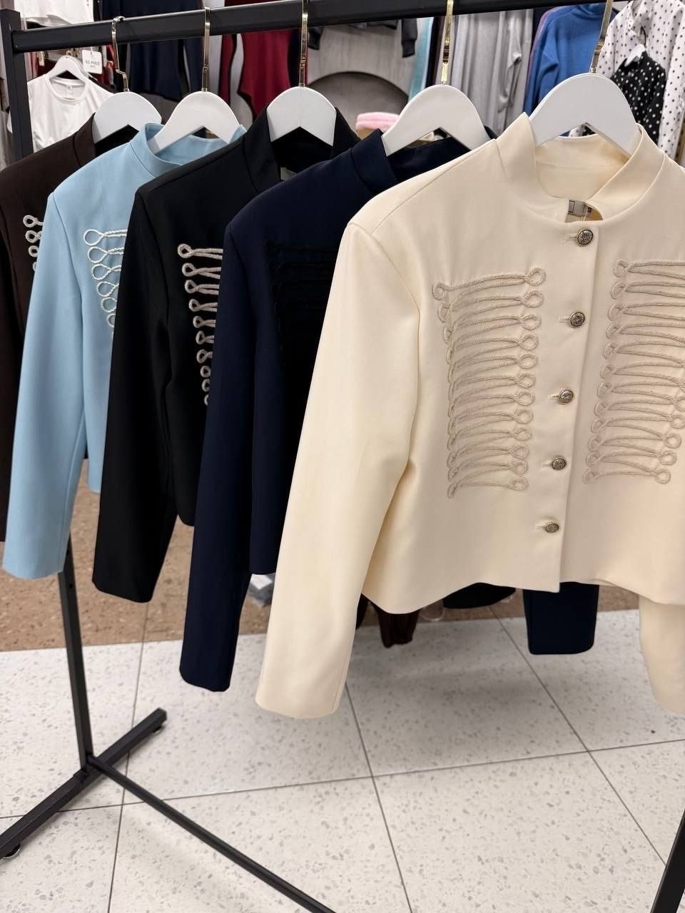 женский пиджак в гусарском стиле,гусарский пиджак женский,жакет гусарский женский,жакет,гусарский жакет