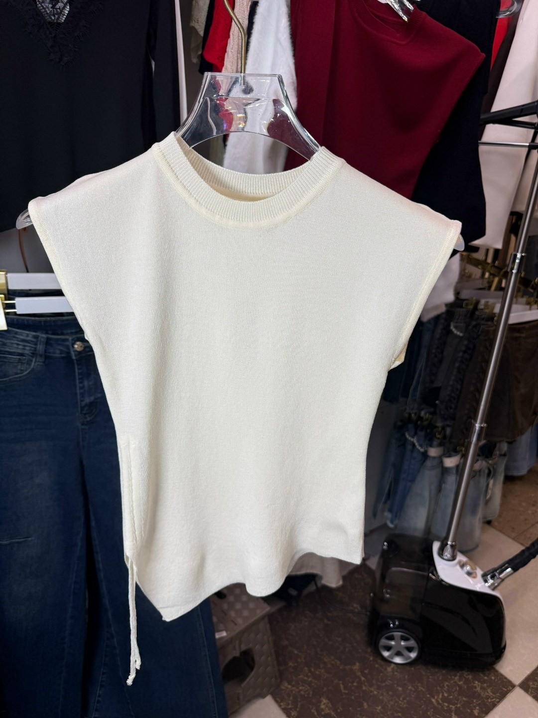 блузка с круглым вырезом,трикотажный жилет,жилет вязаный,жилет женский,топы модные